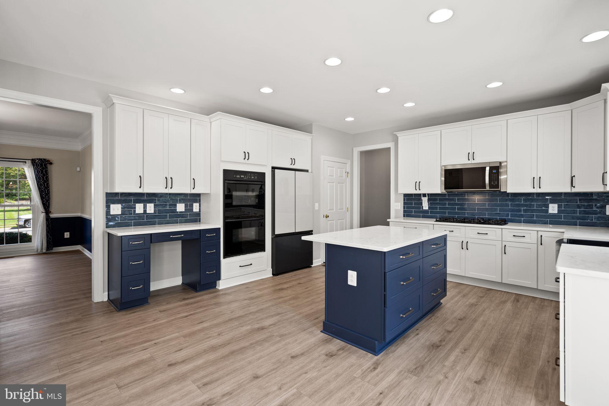 MEADOWBROOK WOODS - Residential