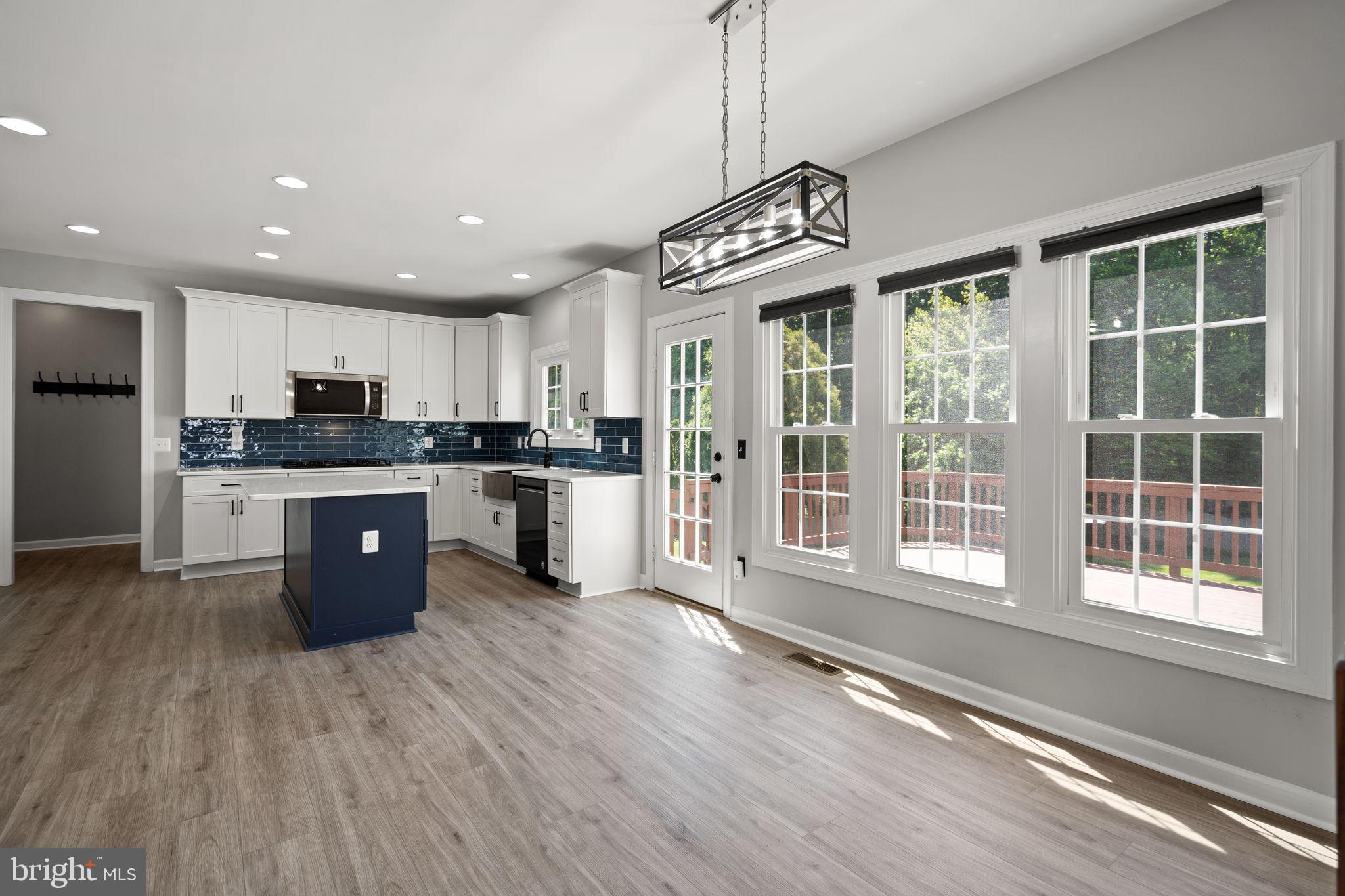 MEADOWBROOK WOODS - Residential