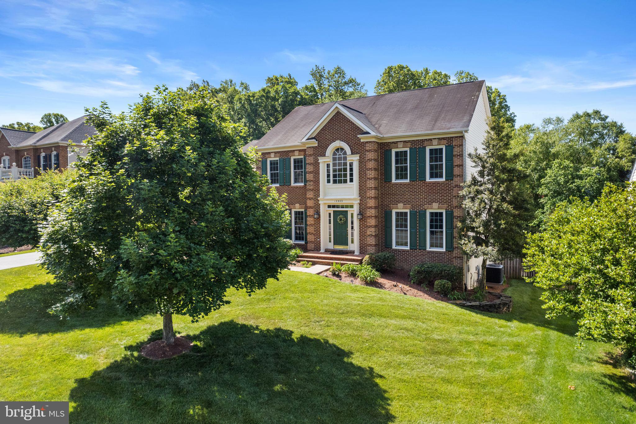 MEADOWBROOK WOODS - Residential