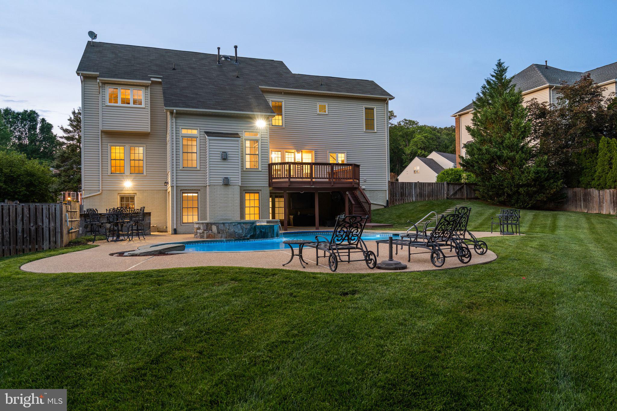 MEADOWBROOK WOODS - Residential