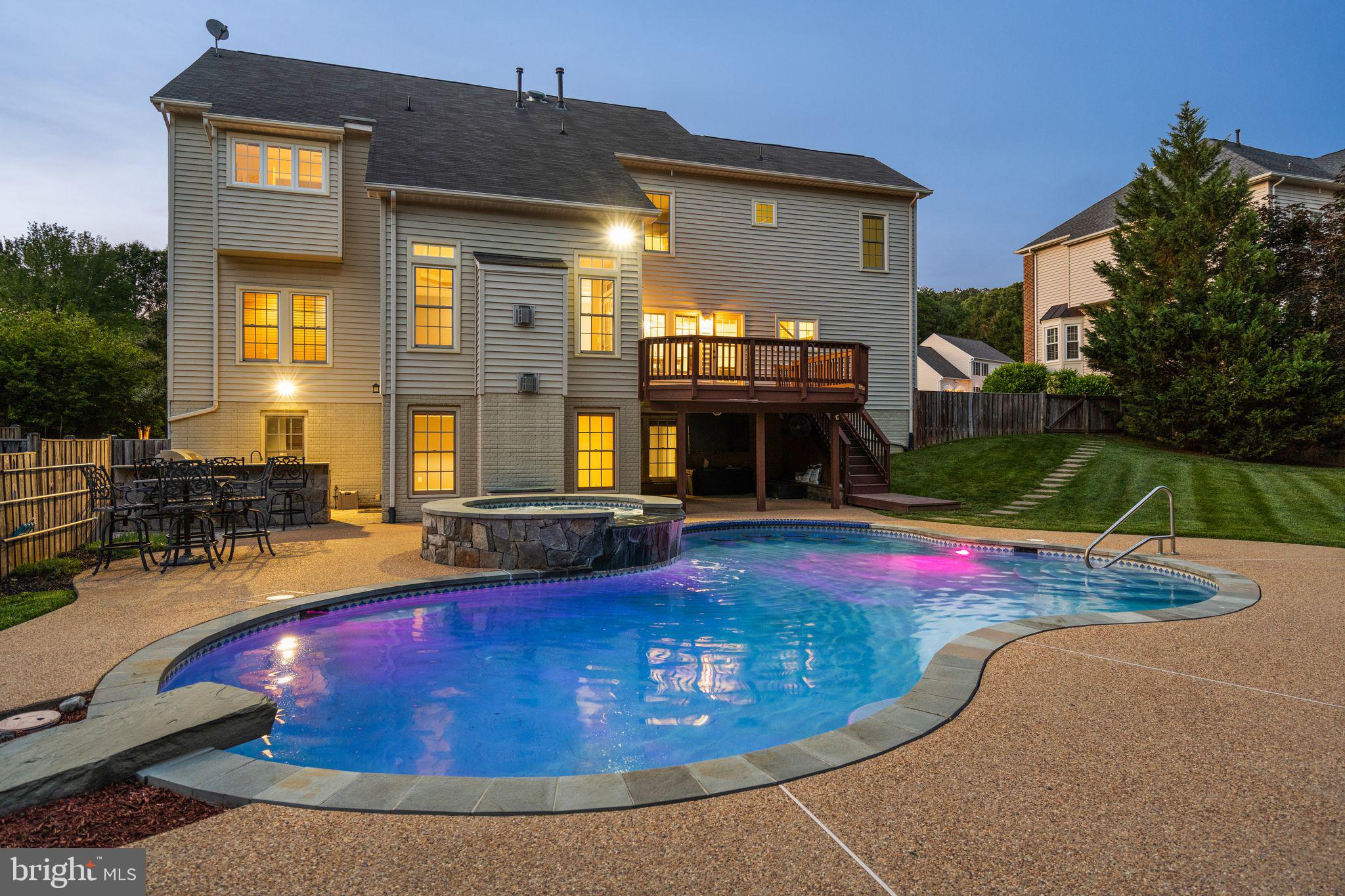 MEADOWBROOK WOODS - Residential