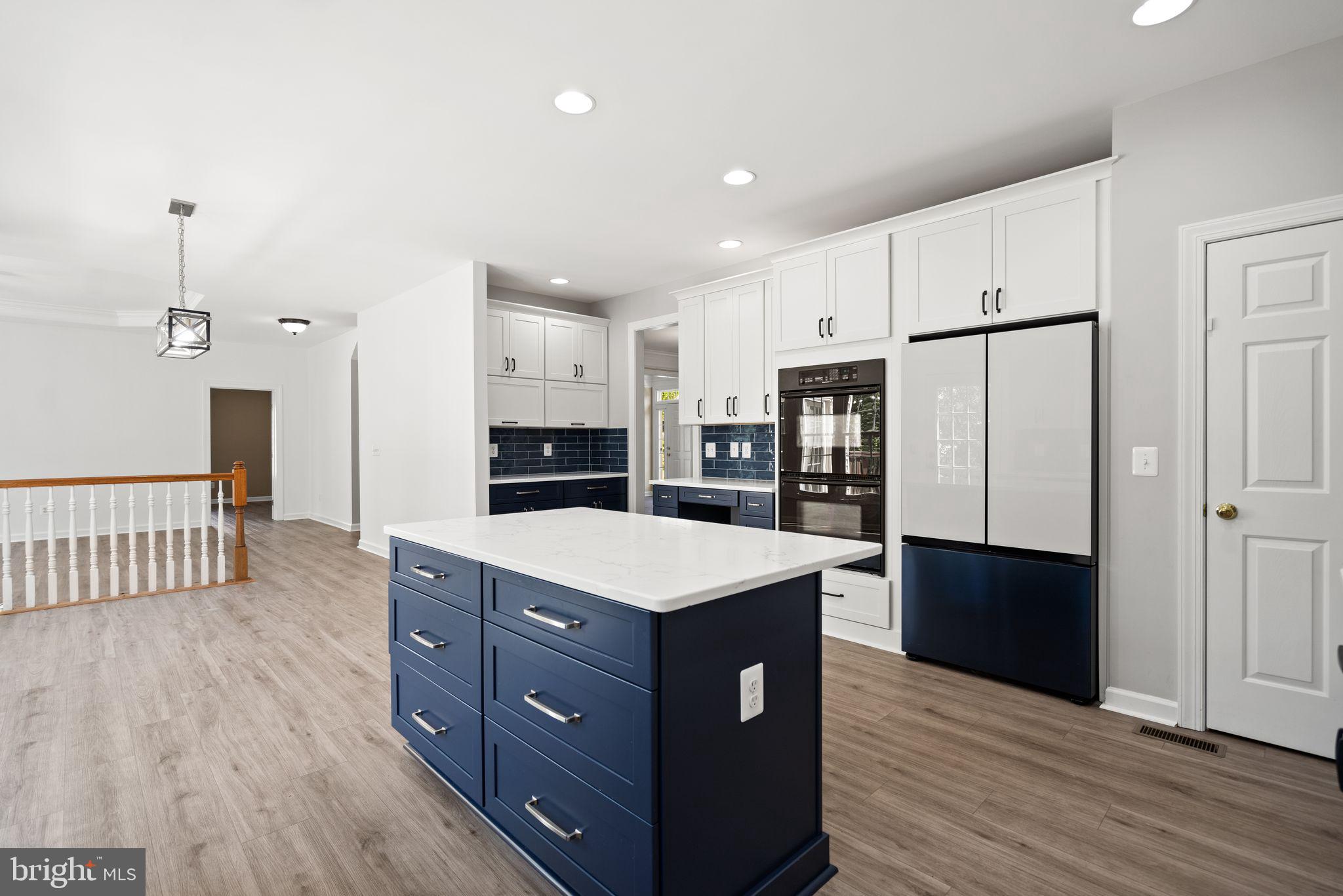 MEADOWBROOK WOODS - Residential