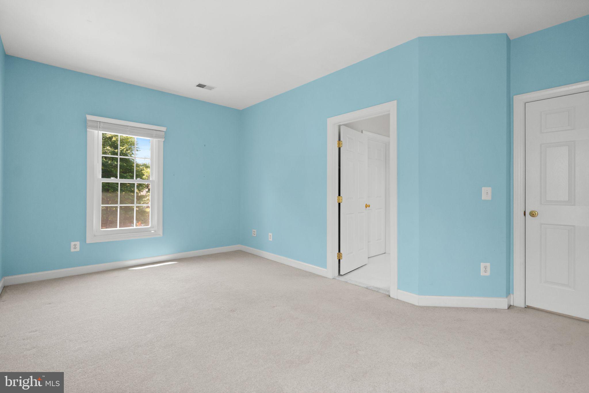 MEADOWBROOK WOODS - Residential
