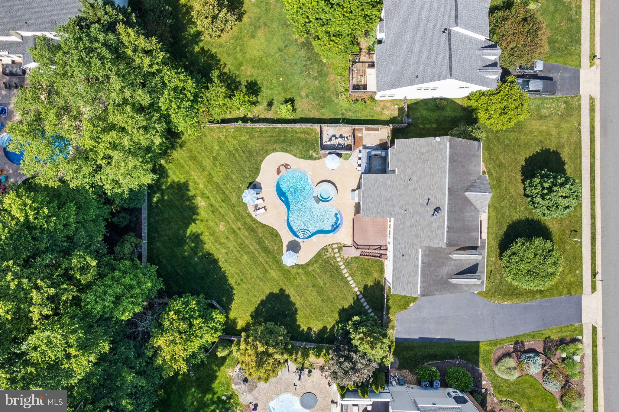 MEADOWBROOK WOODS - Residential