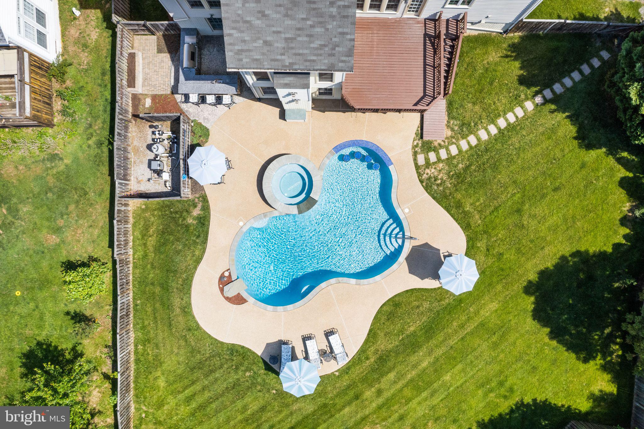 MEADOWBROOK WOODS - Residential
