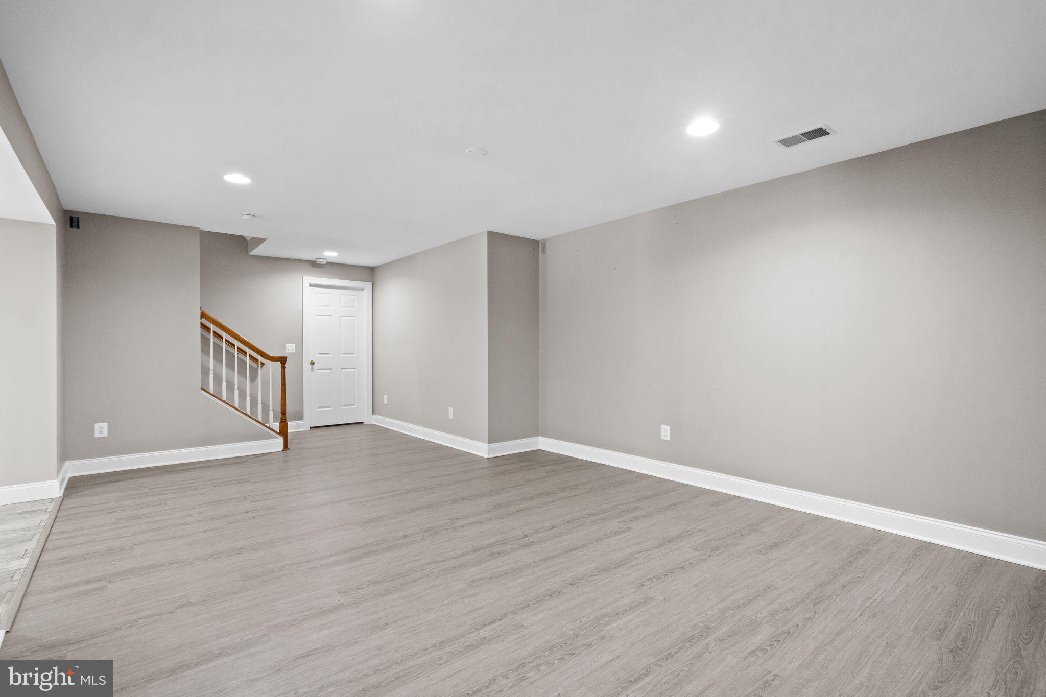 MEADOWBROOK WOODS - Residential
