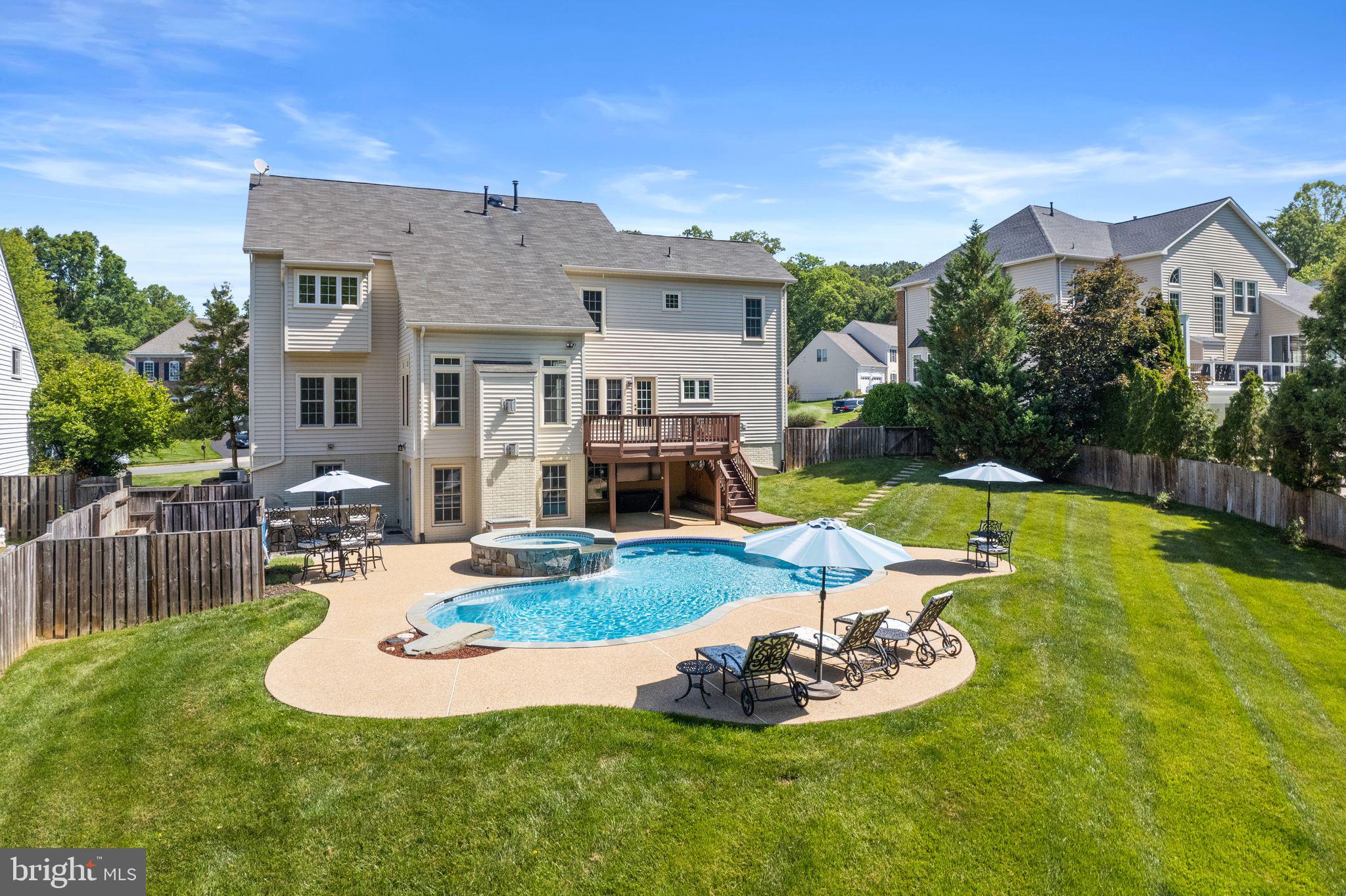MEADOWBROOK WOODS - Residential