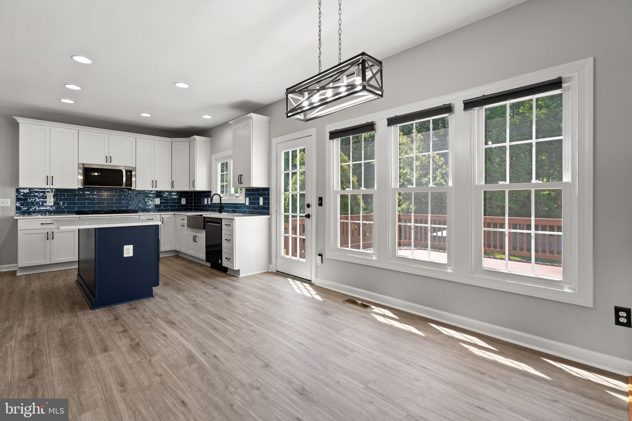 MEADOWBROOK WOODS - Residential