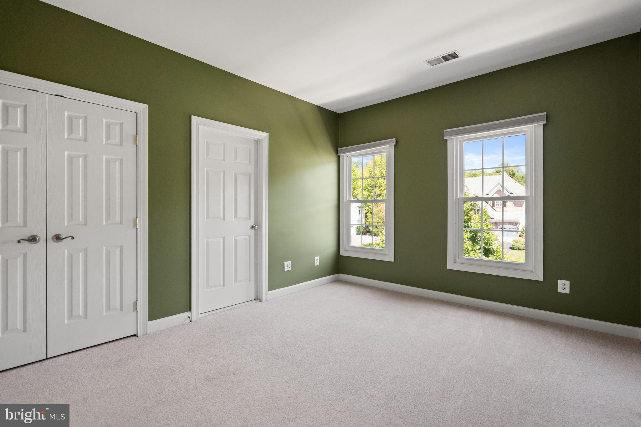 MEADOWBROOK WOODS - Residential