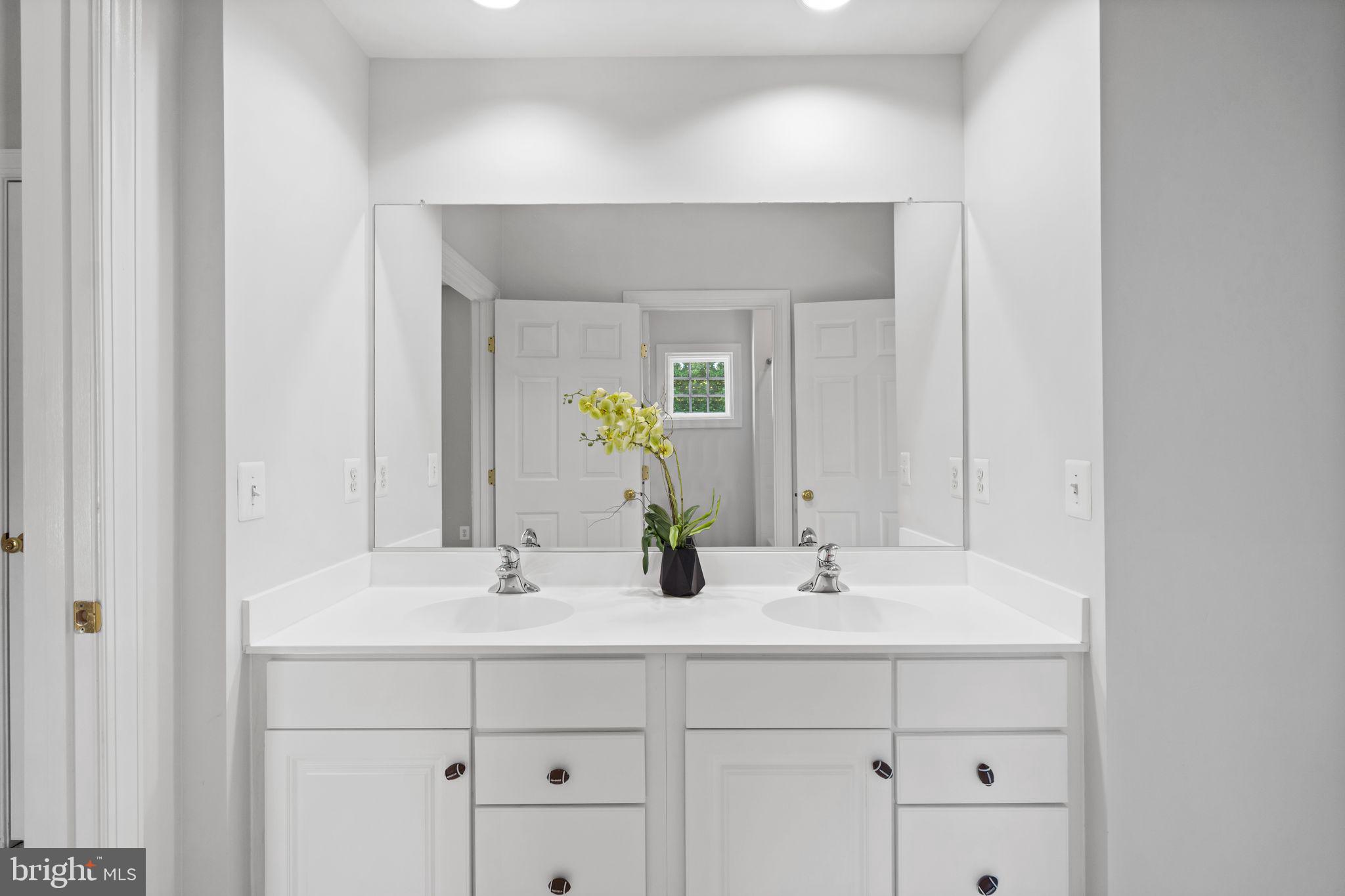 MEADOWBROOK WOODS - Residential