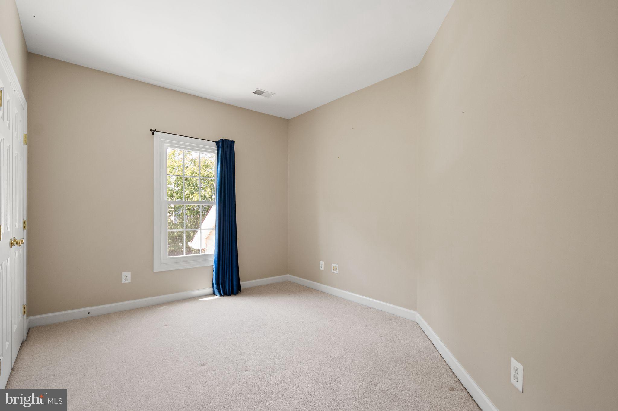 MEADOWBROOK WOODS - Residential