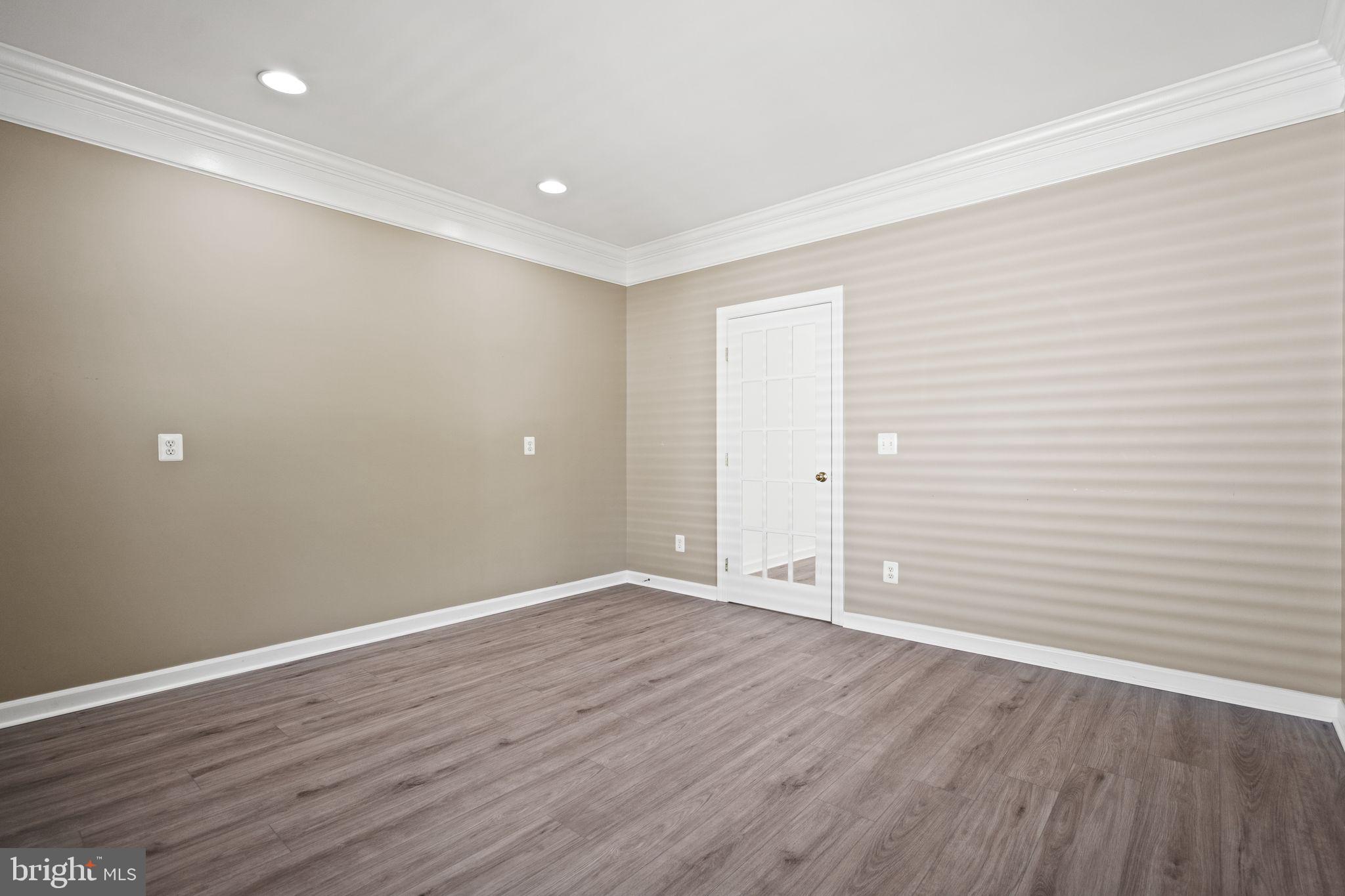 MEADOWBROOK WOODS - Residential