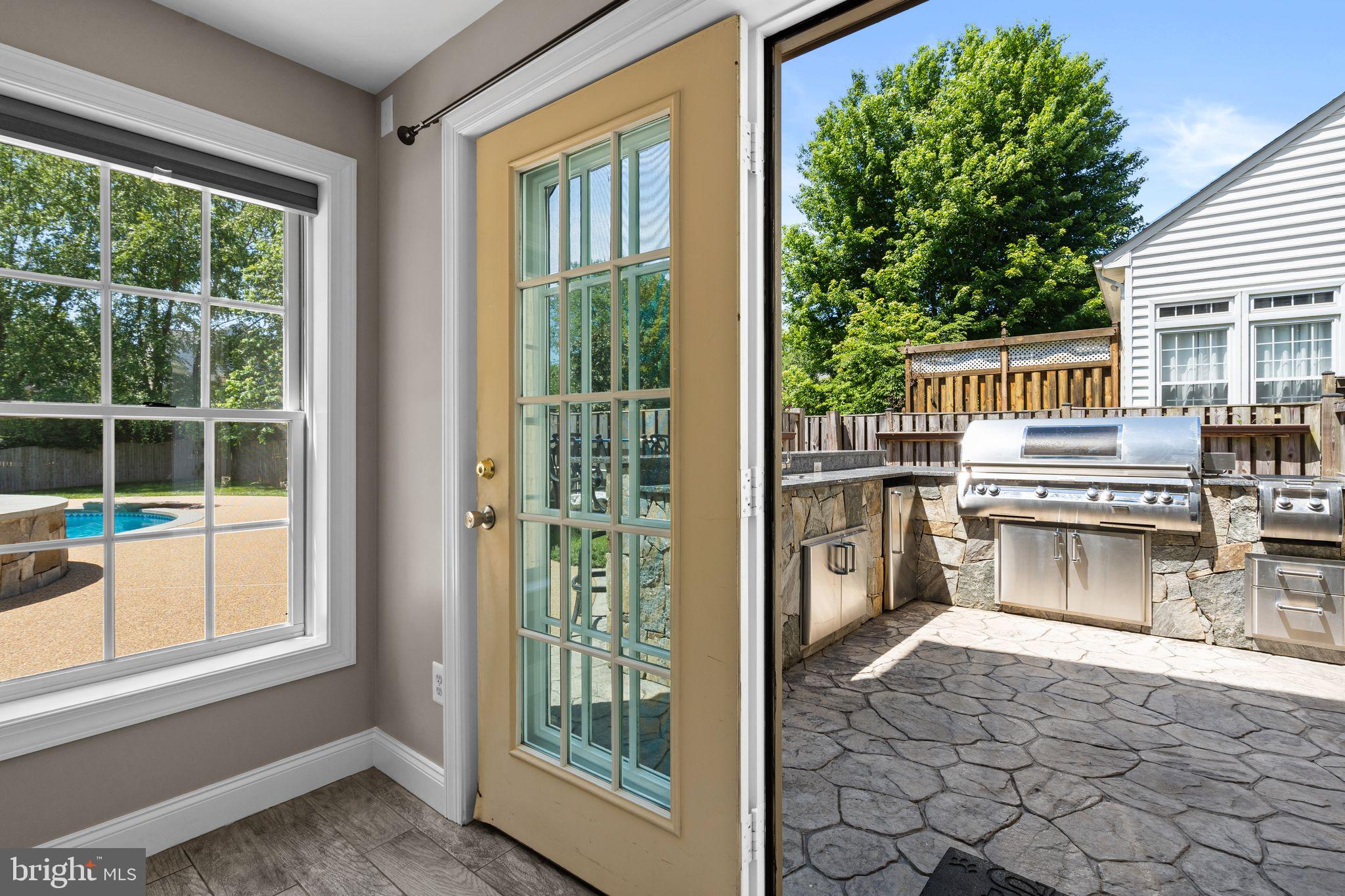 MEADOWBROOK WOODS - Residential