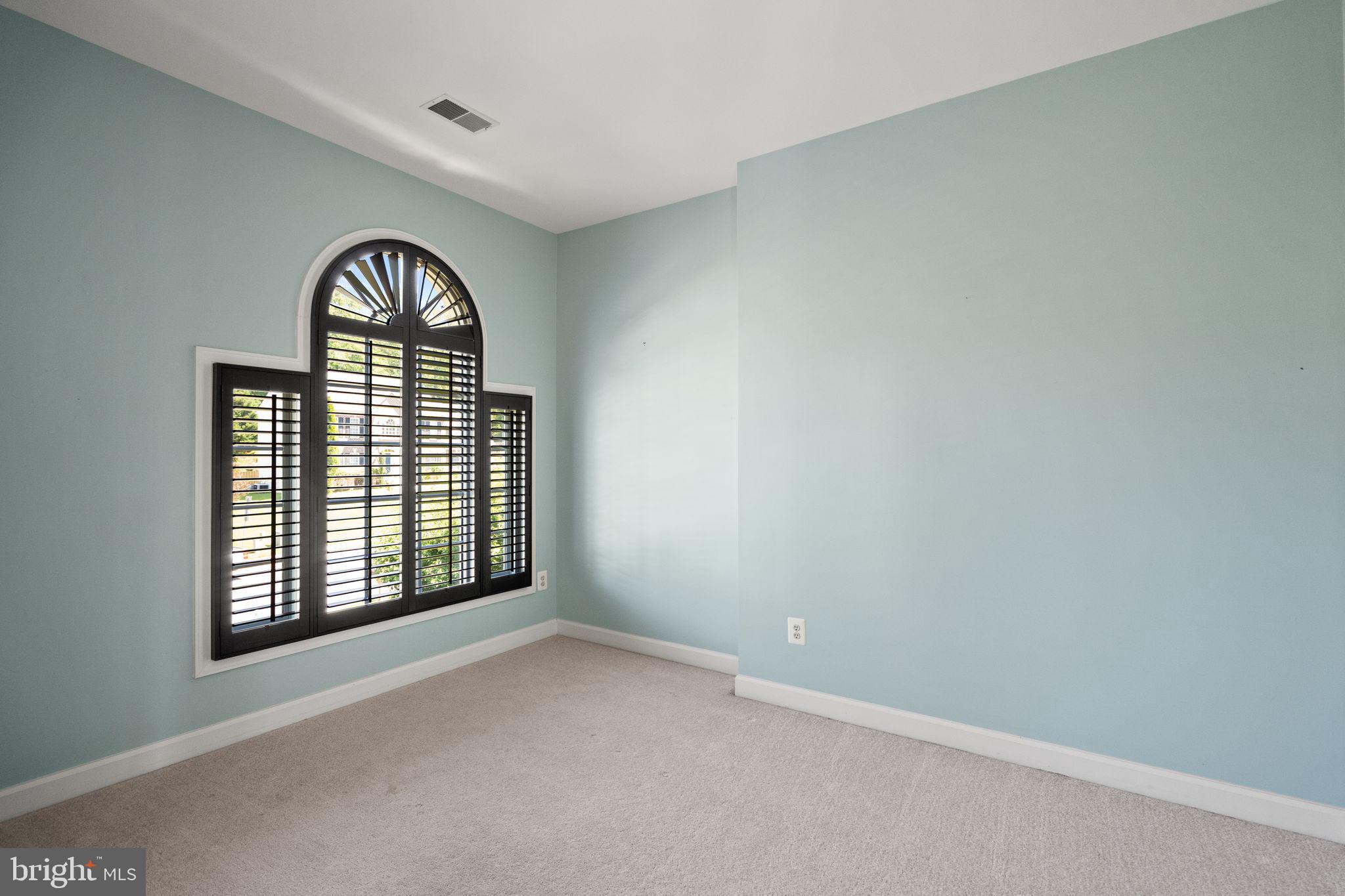 MEADOWBROOK WOODS - Residential