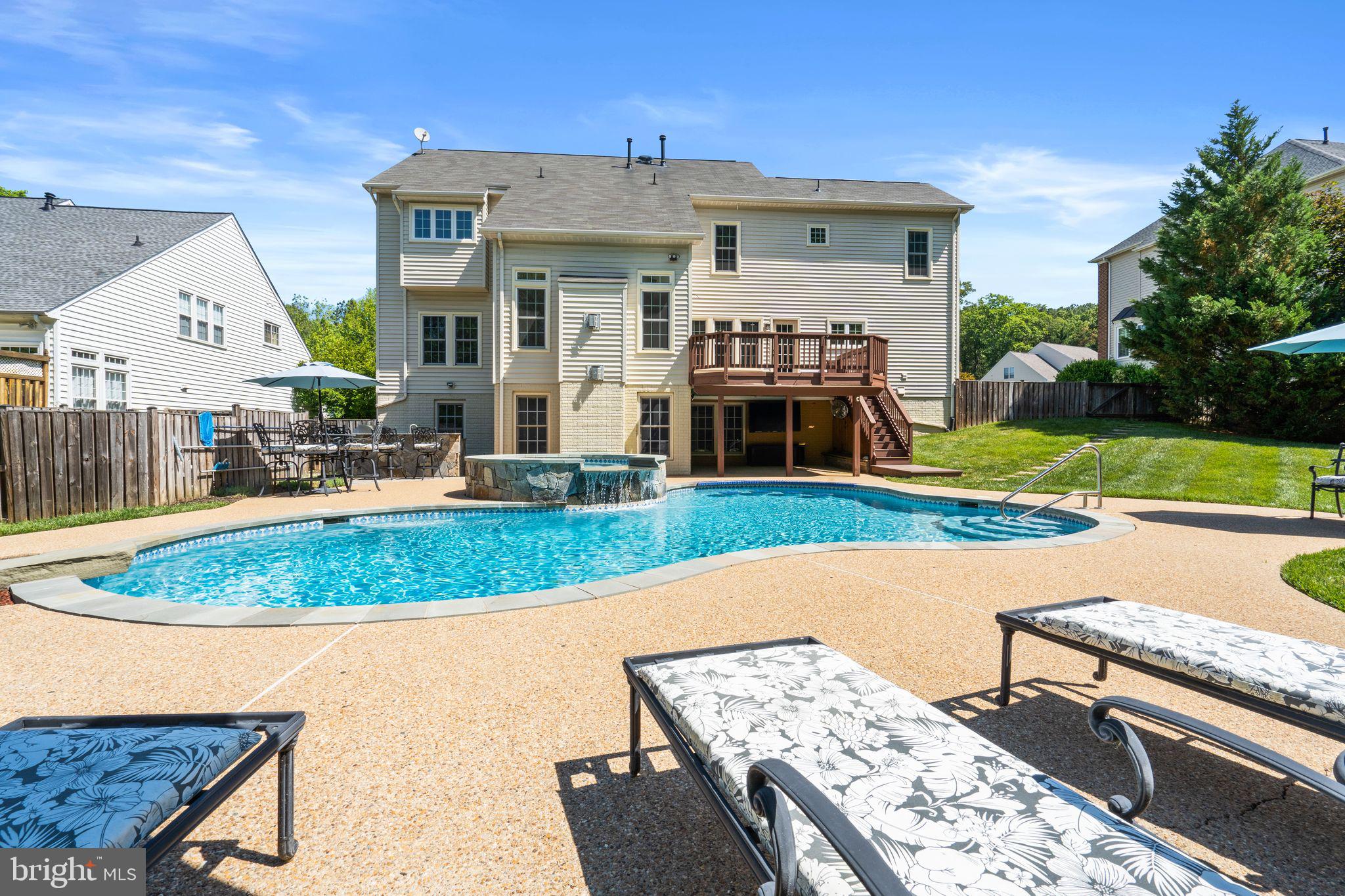 MEADOWBROOK WOODS - Residential