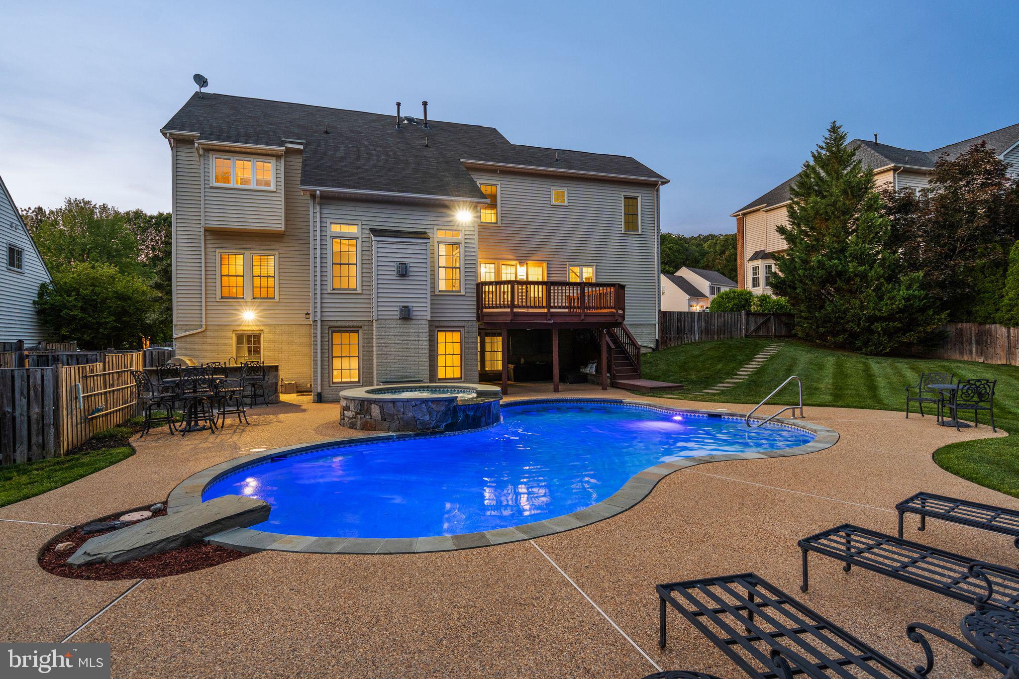 MEADOWBROOK WOODS - Residential