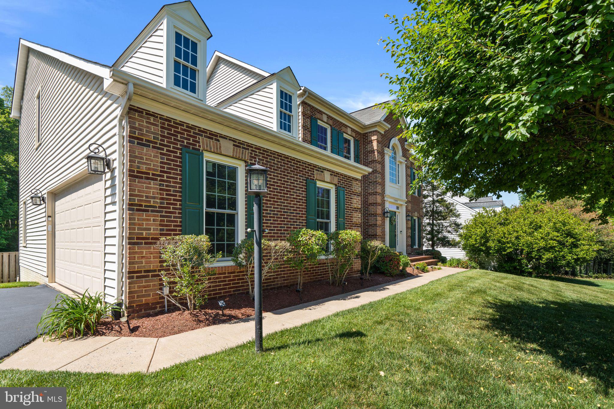 MEADOWBROOK WOODS - Residential