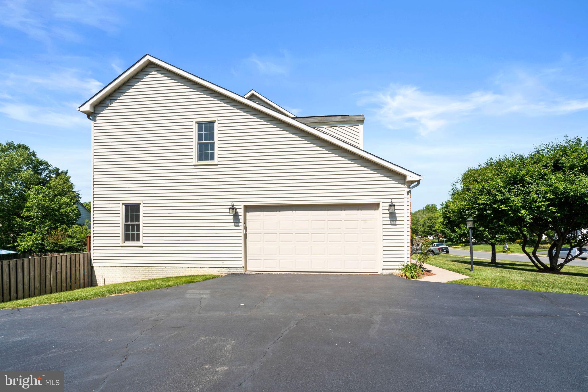 MEADOWBROOK WOODS - Residential