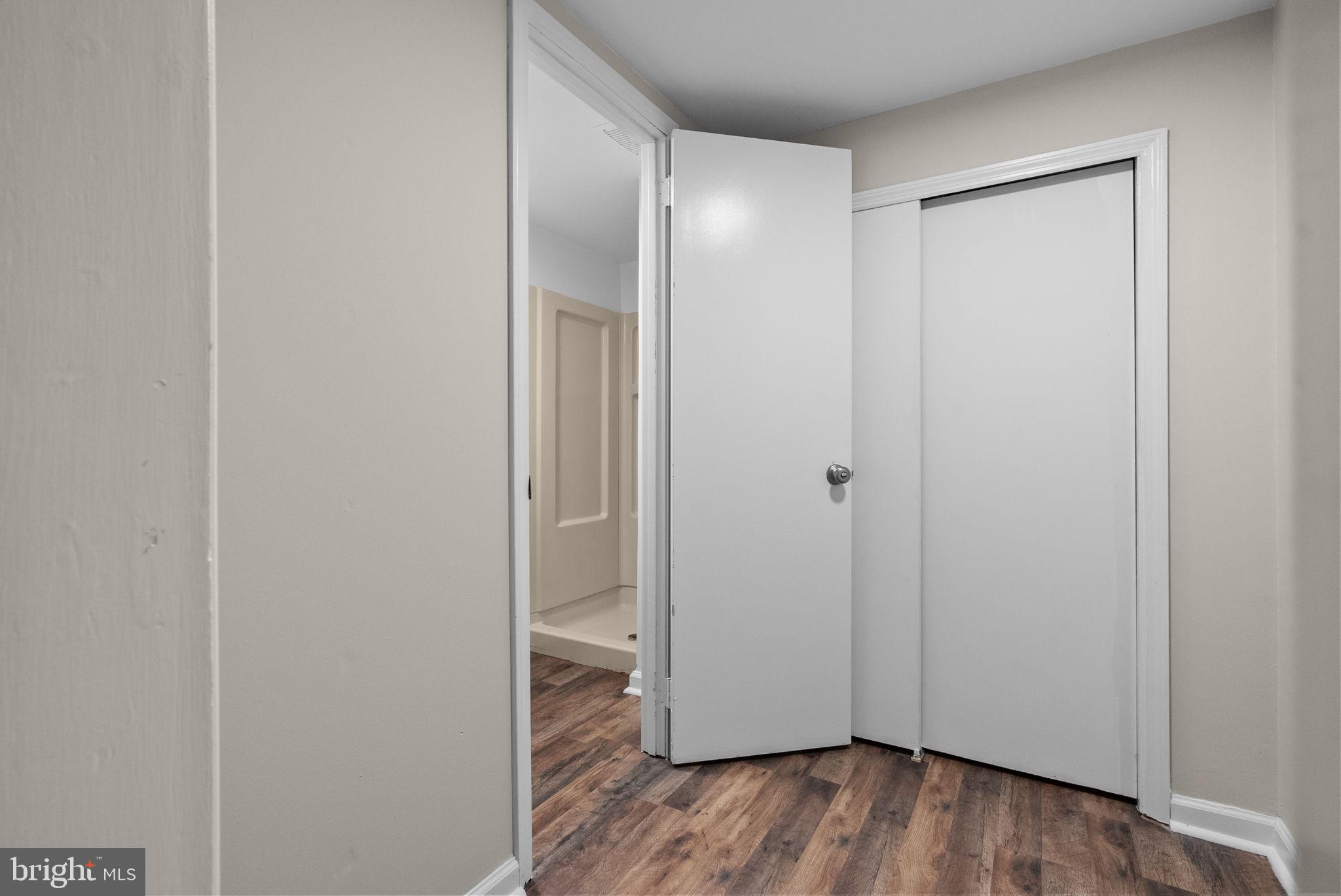 EAST FALLS - Residential