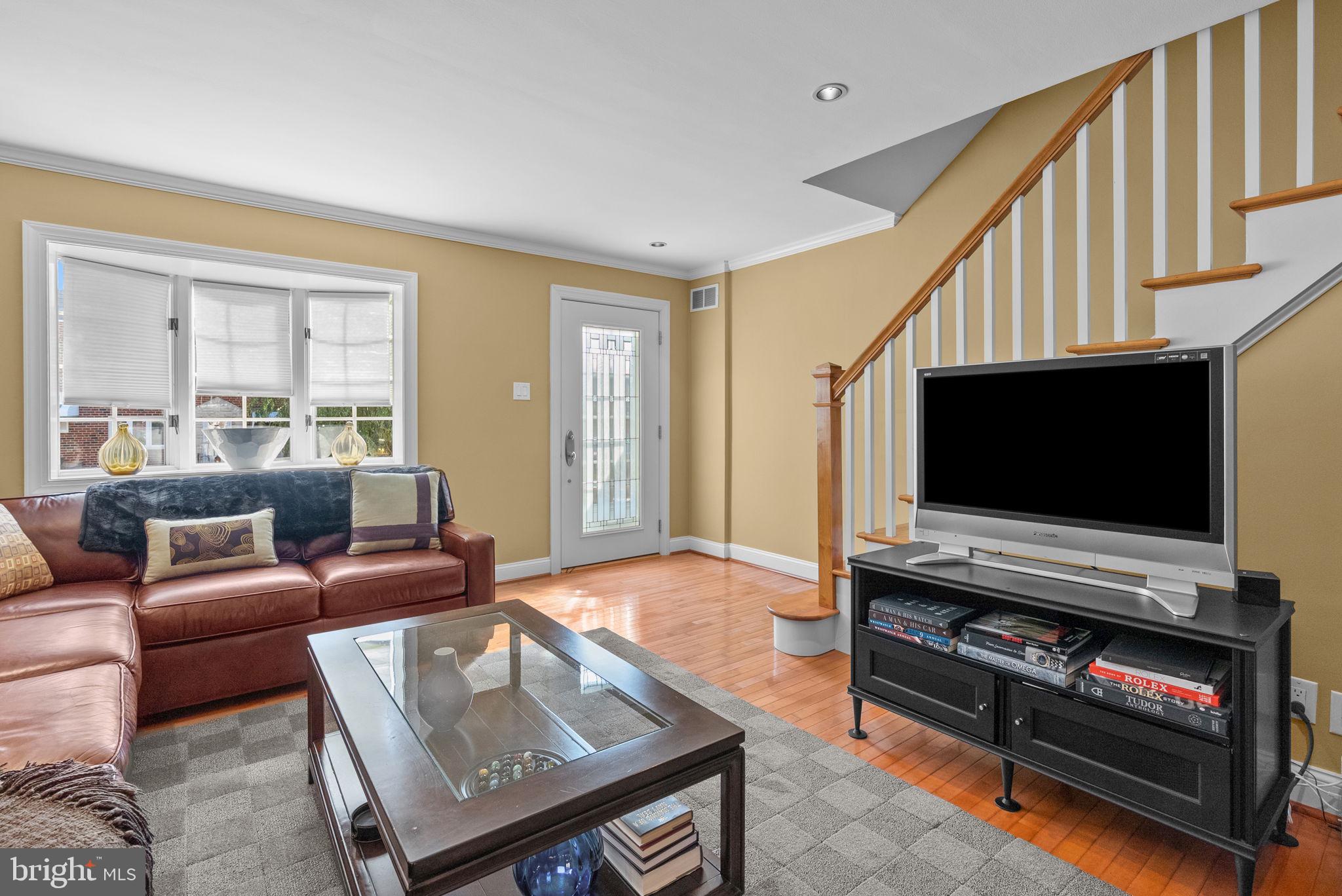 EAST FALLS - Residential