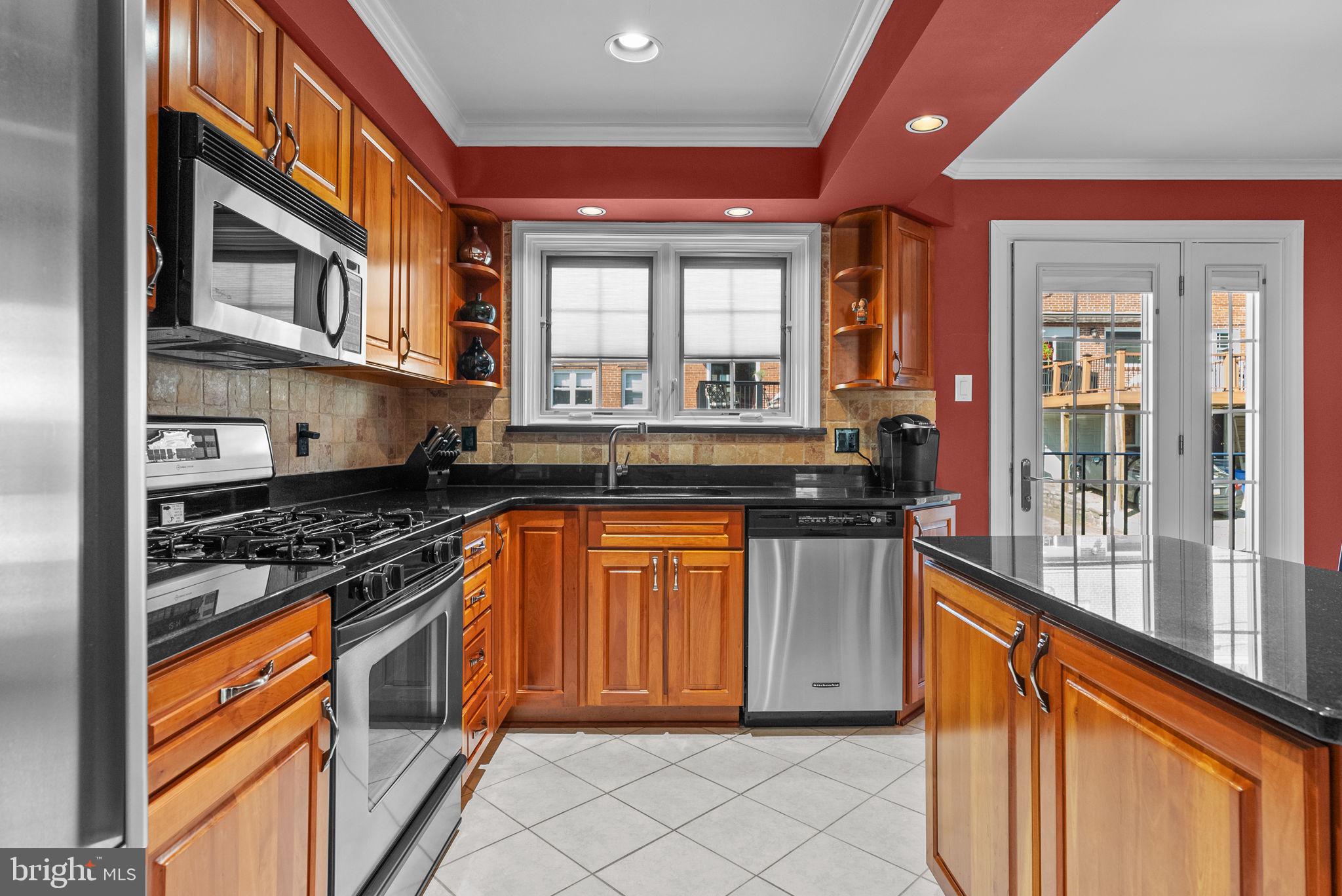 EAST FALLS - Residential