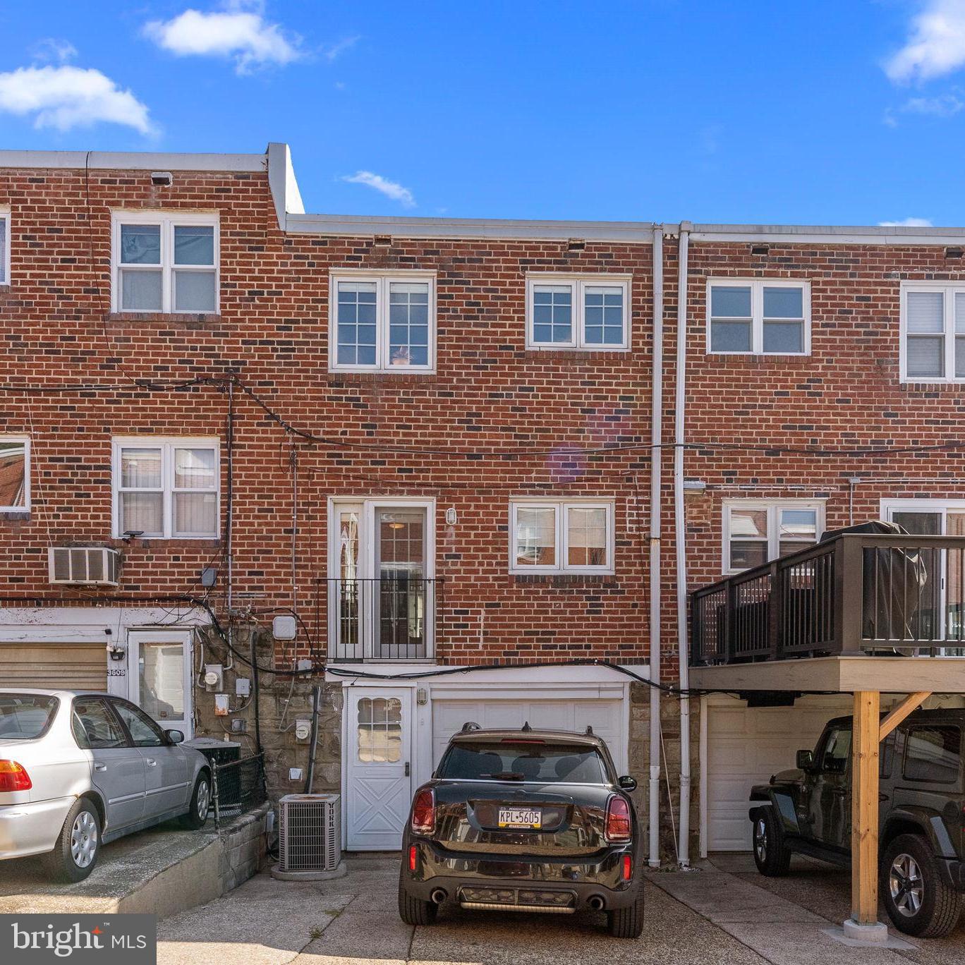 EAST FALLS - Residential