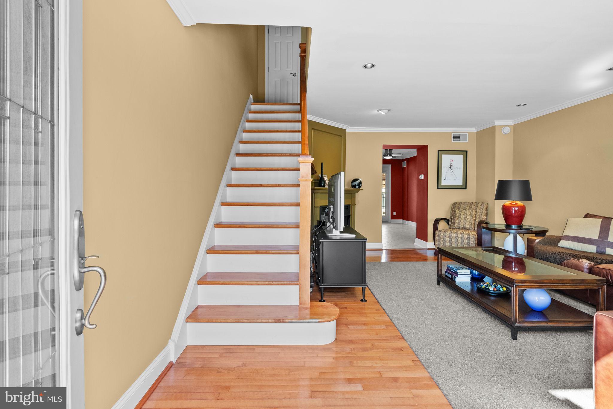 EAST FALLS - Residential