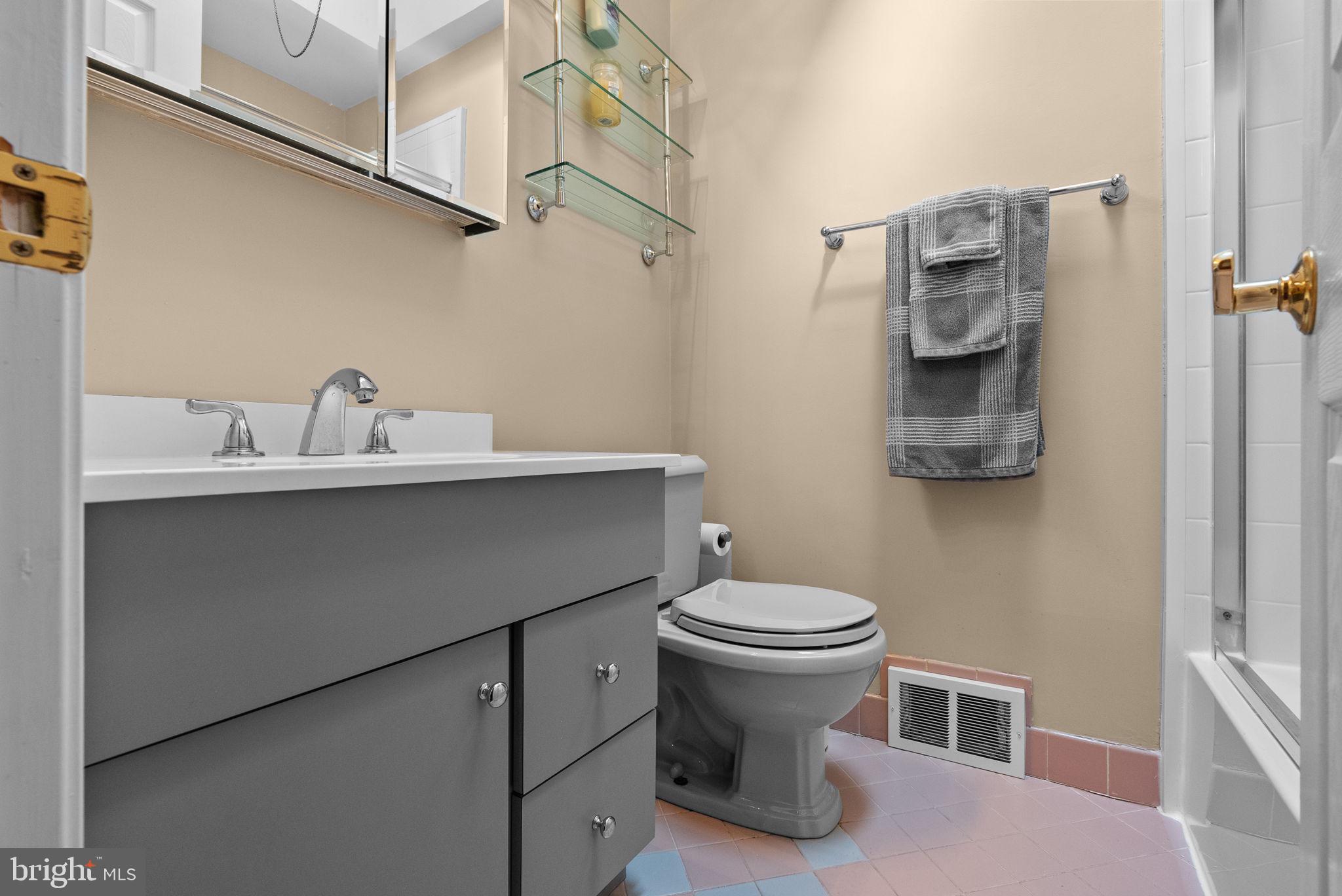 EAST FALLS - Residential