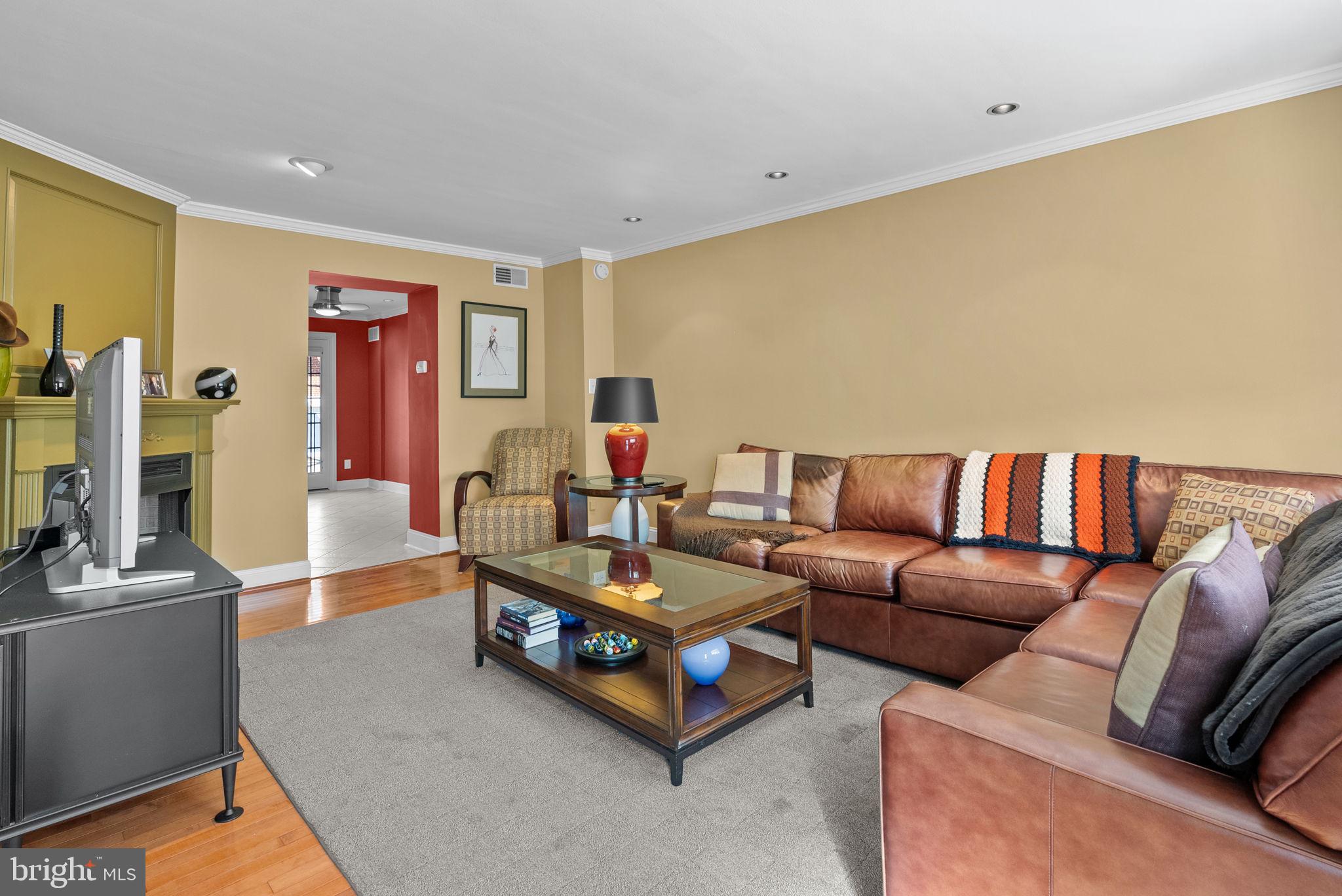 EAST FALLS - Residential