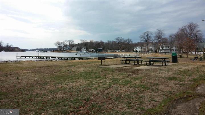 WOODLAND BEACH - Residential