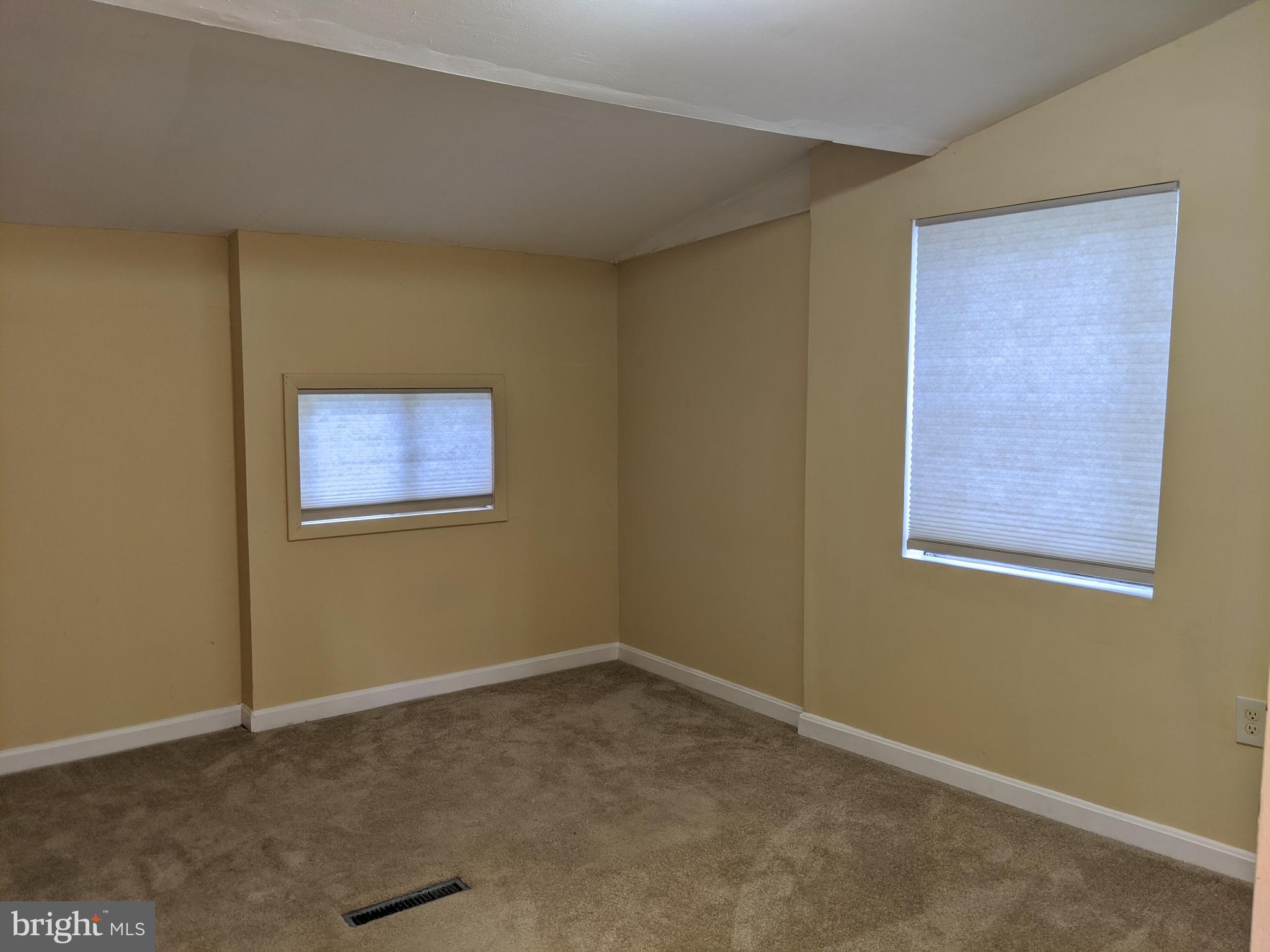 WOODLAND BEACH - Residential