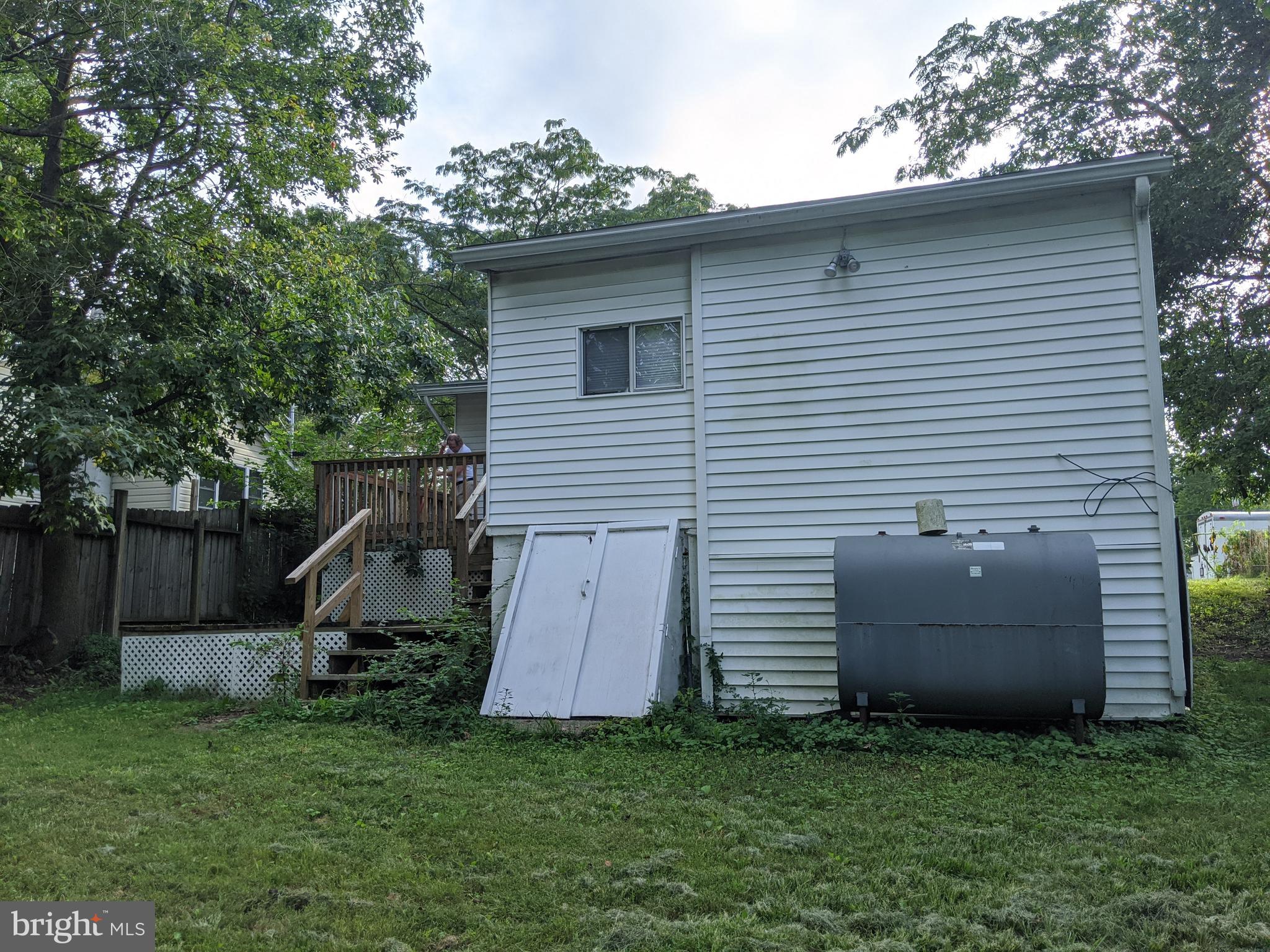 WOODLAND BEACH - Residential