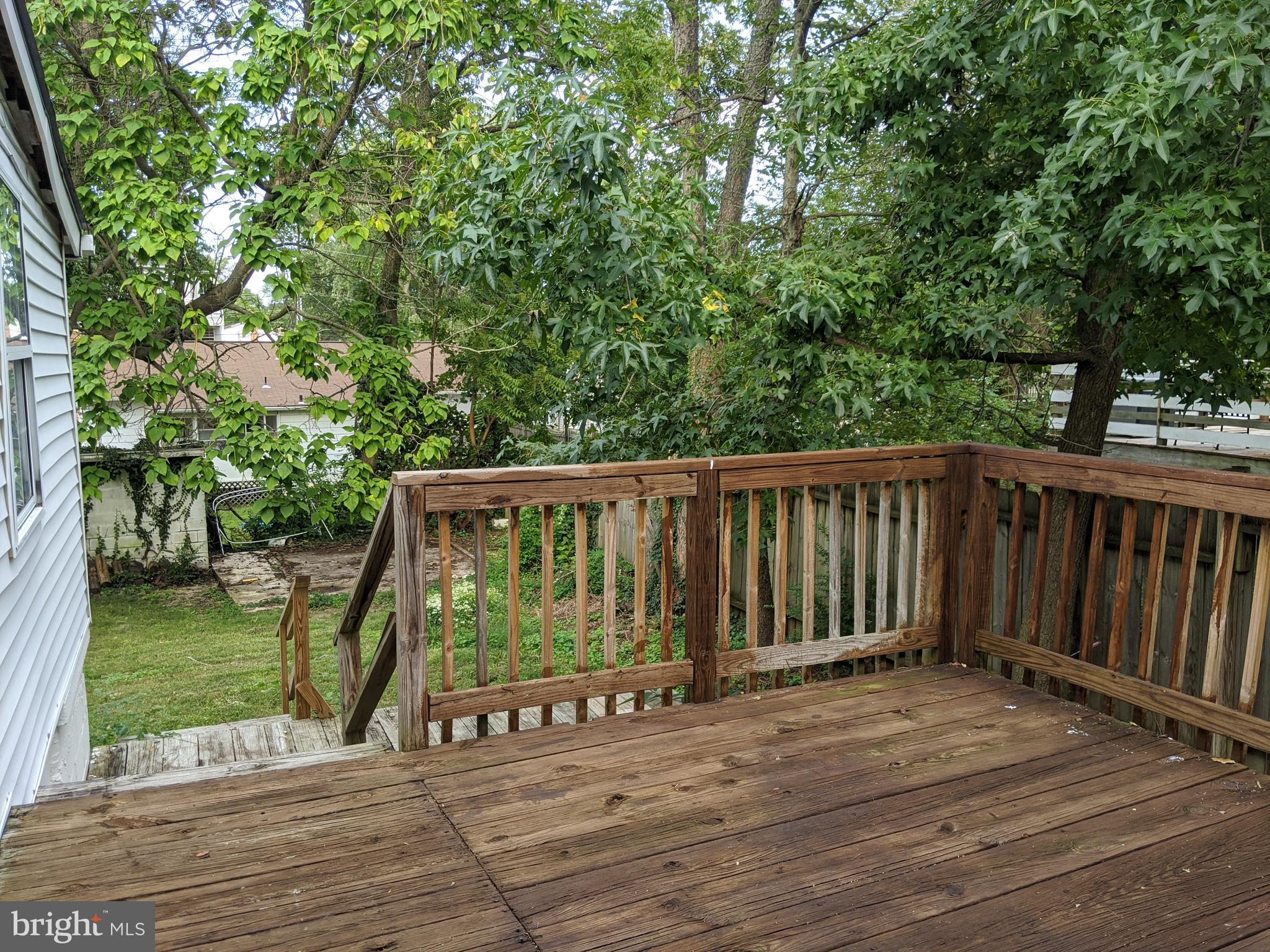 WOODLAND BEACH - Residential