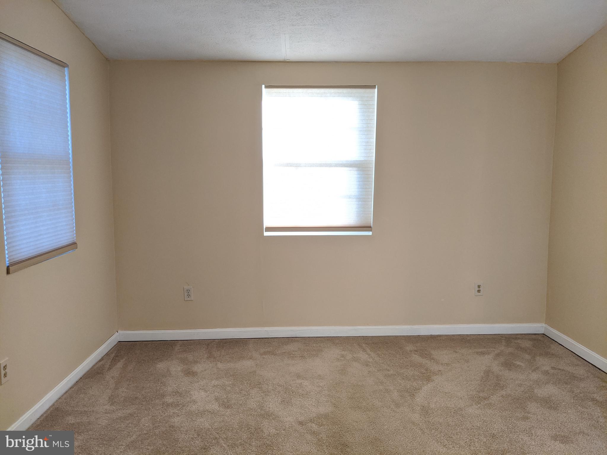 WOODLAND BEACH - Residential