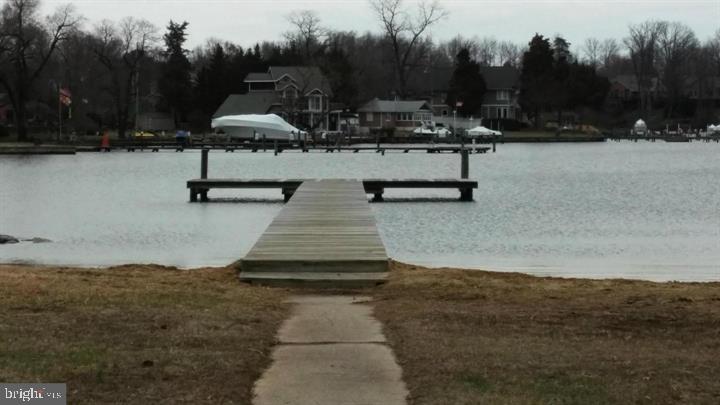 WOODLAND BEACH - Residential