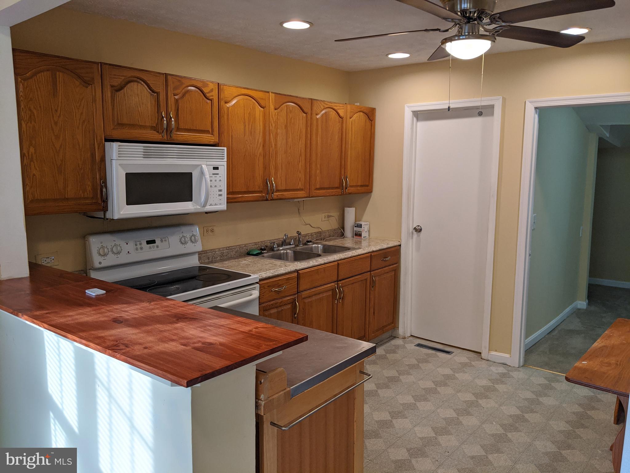 WOODLAND BEACH - Residential