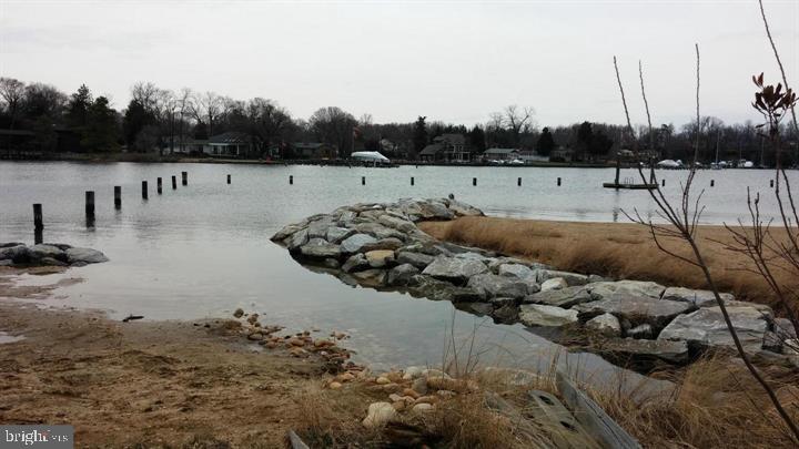 WOODLAND BEACH - Residential