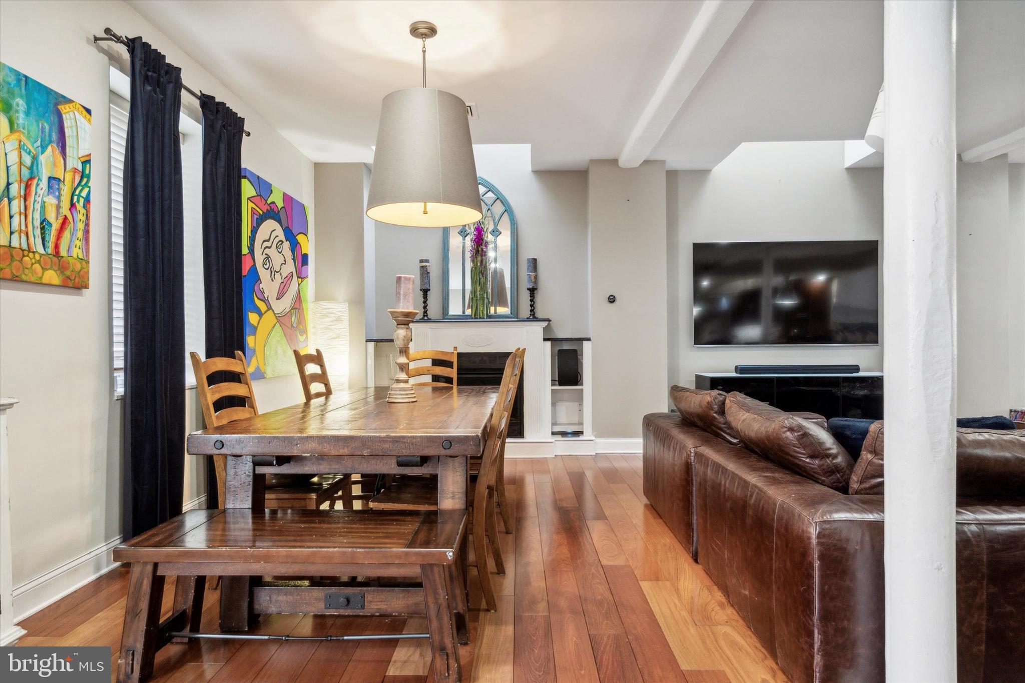 QUEEN VILLAGE - Residential