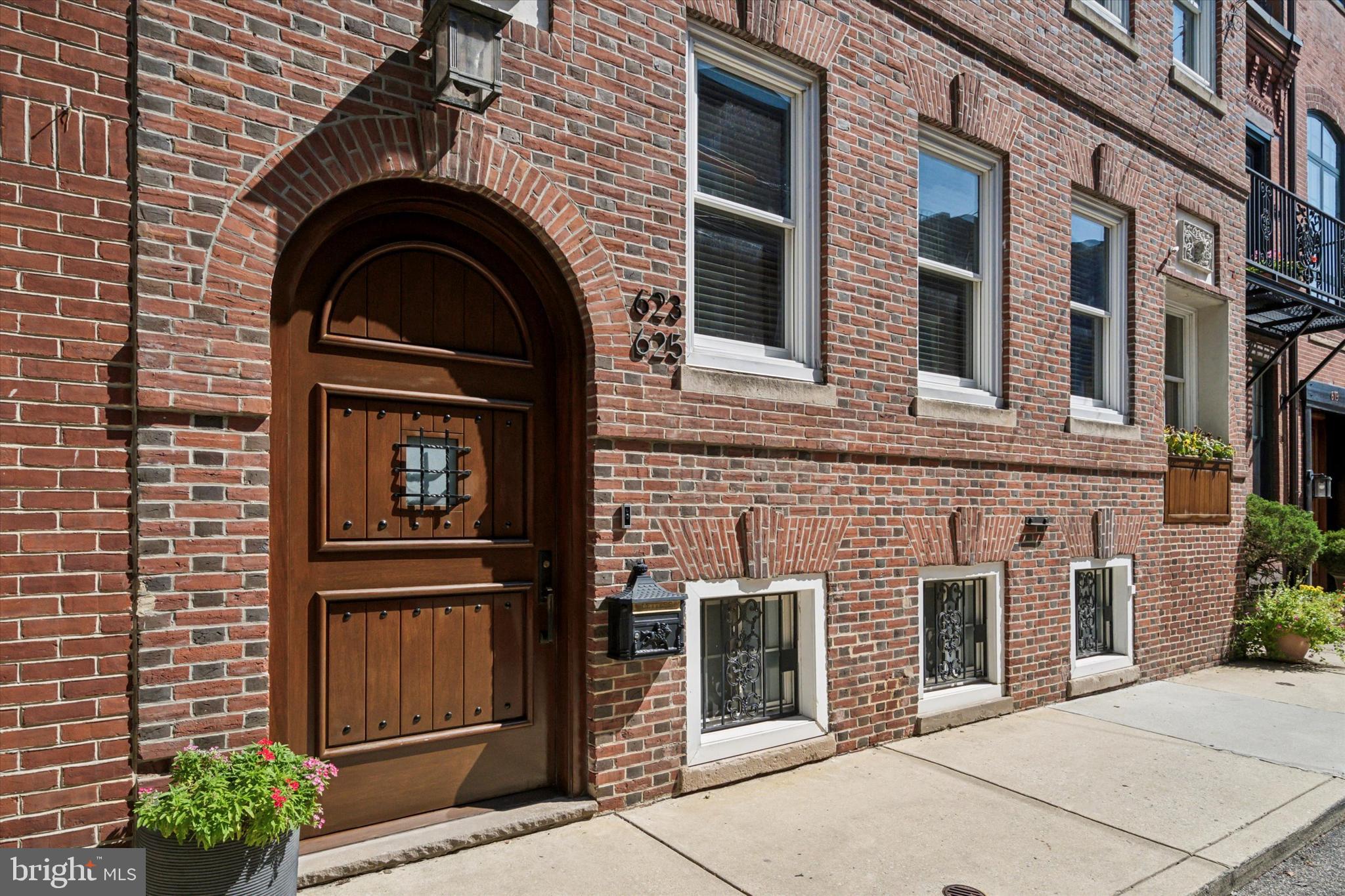 623 KATER STREET 25