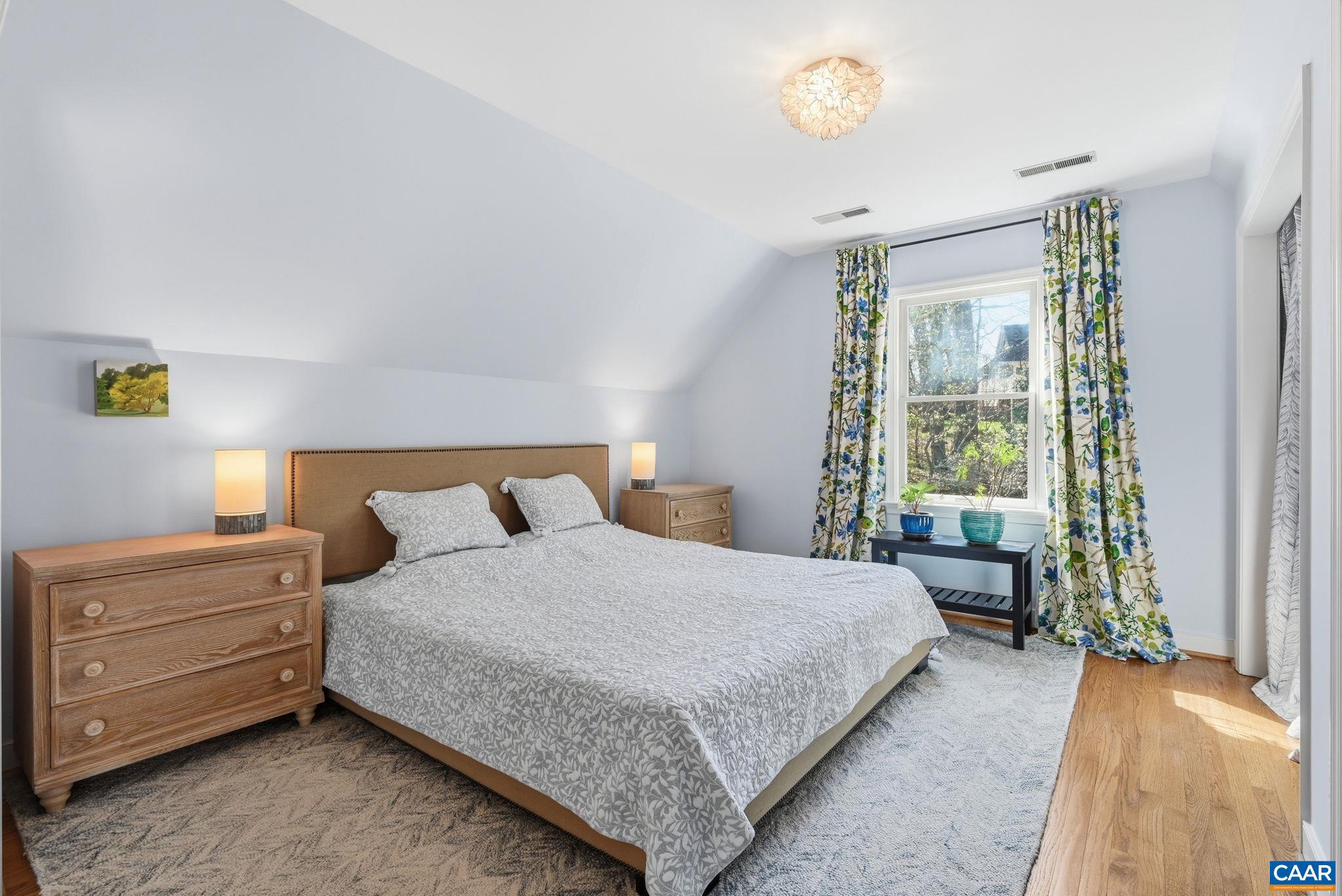 PINE GARTH RUN - Residential