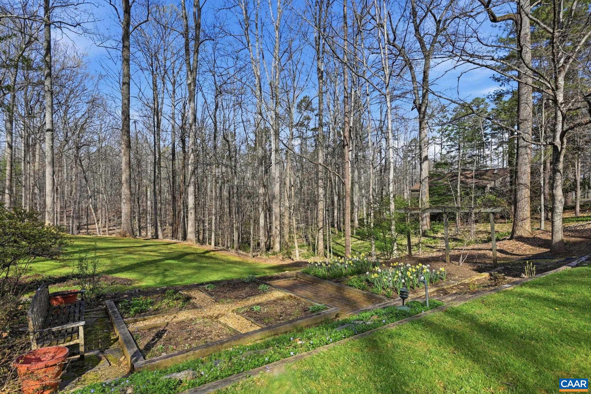 PINE GARTH RUN - Residential