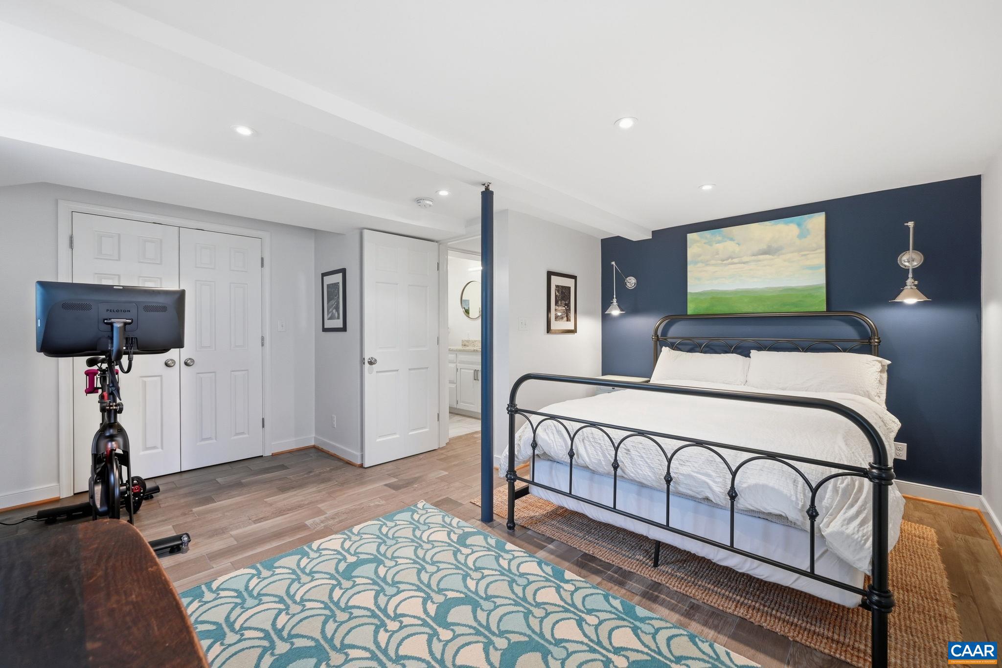 PINE GARTH RUN - Residential