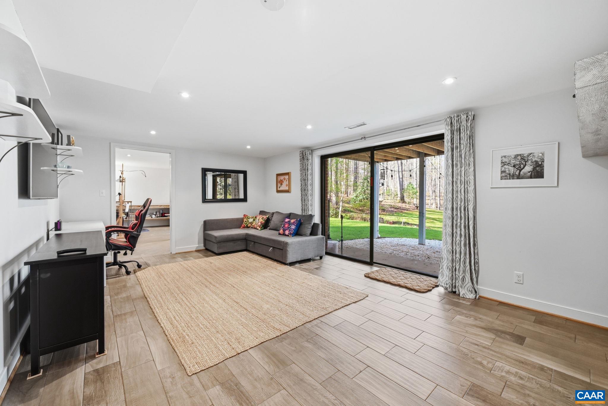 PINE GARTH RUN - Residential