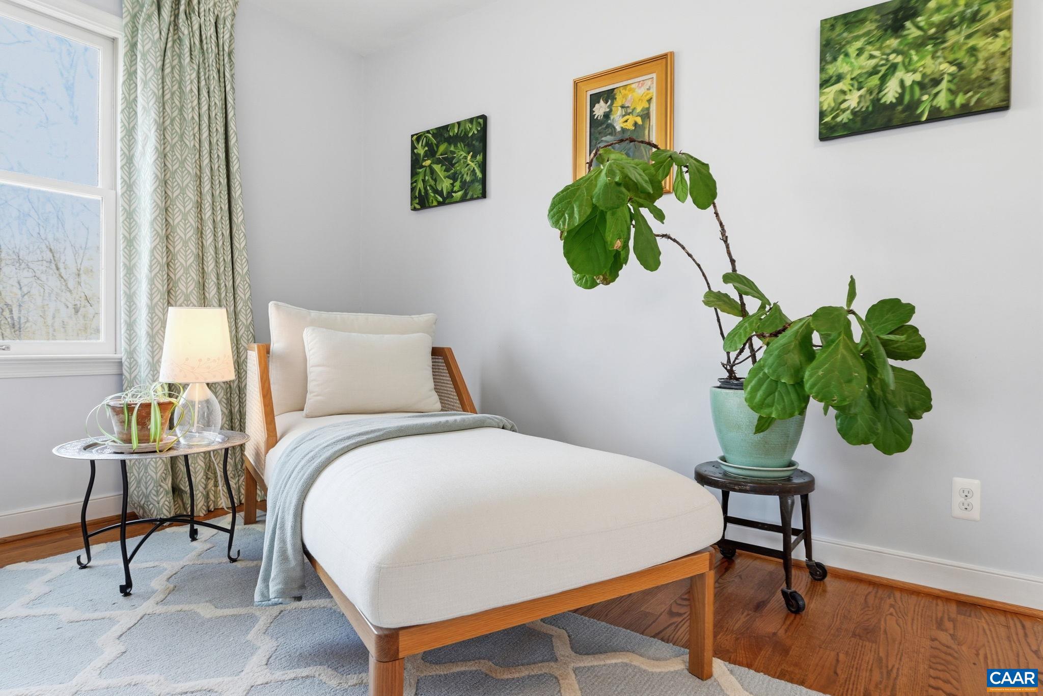 PINE GARTH RUN - Residential