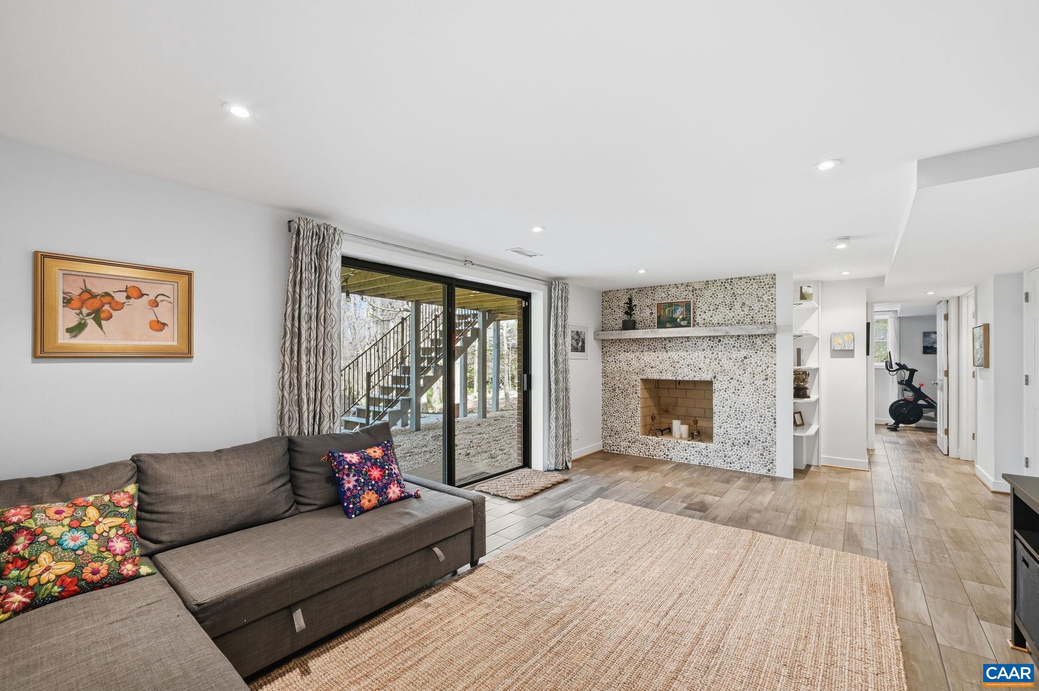 PINE GARTH RUN - Residential