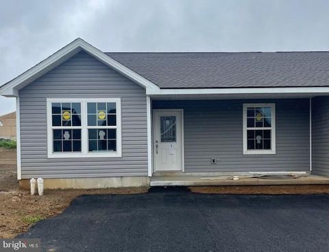 Townhouse For Sale - 96 Pacific Avenue<br/> MILROY, PA 17063