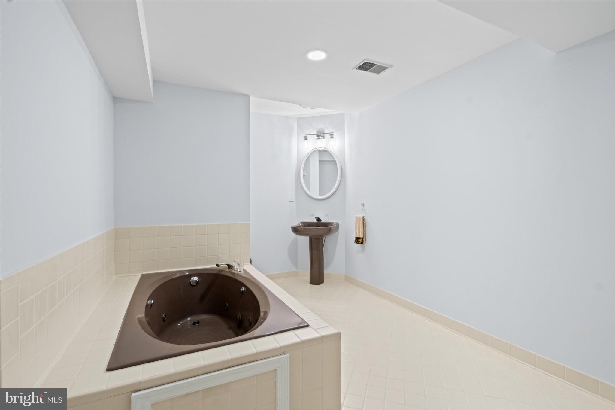 POTOMAC CHASE - Residential