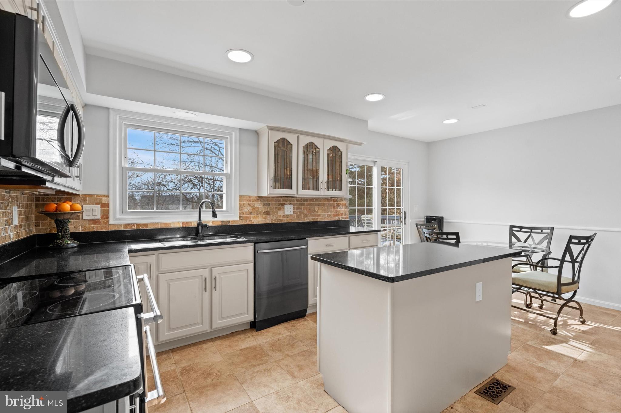 POTOMAC CHASE - Residential