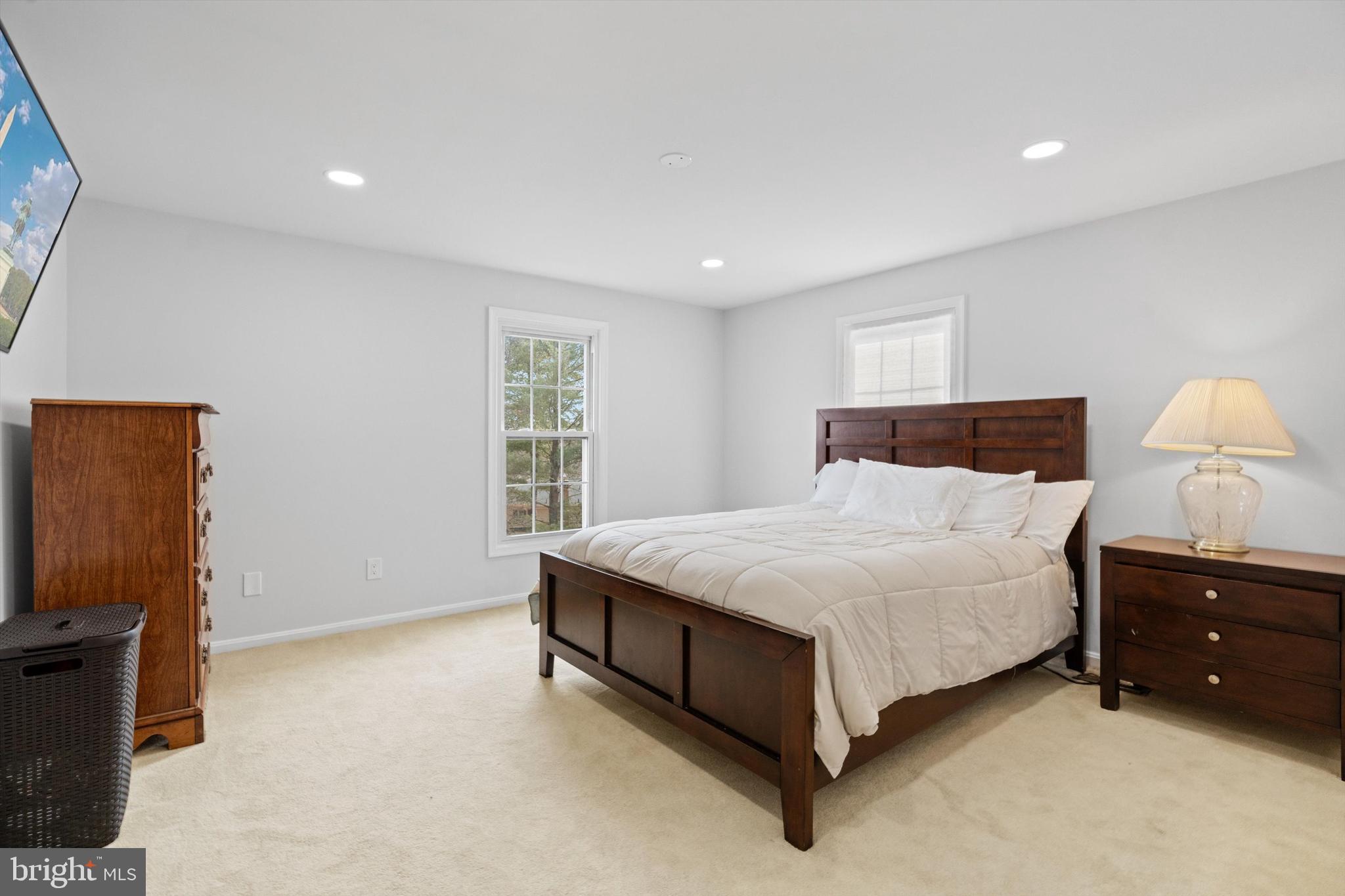 POTOMAC CHASE - Residential