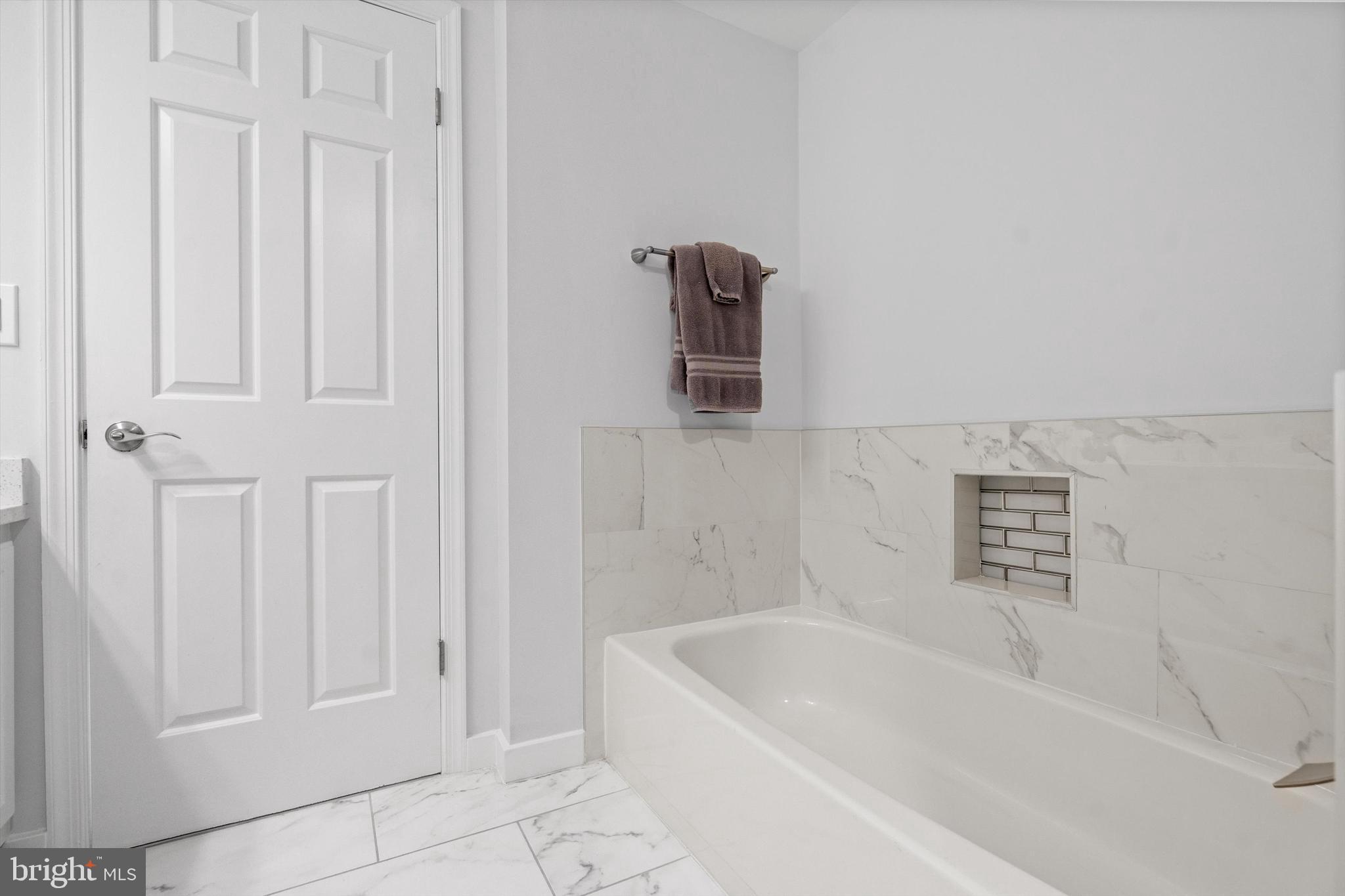 POTOMAC CHASE - Residential